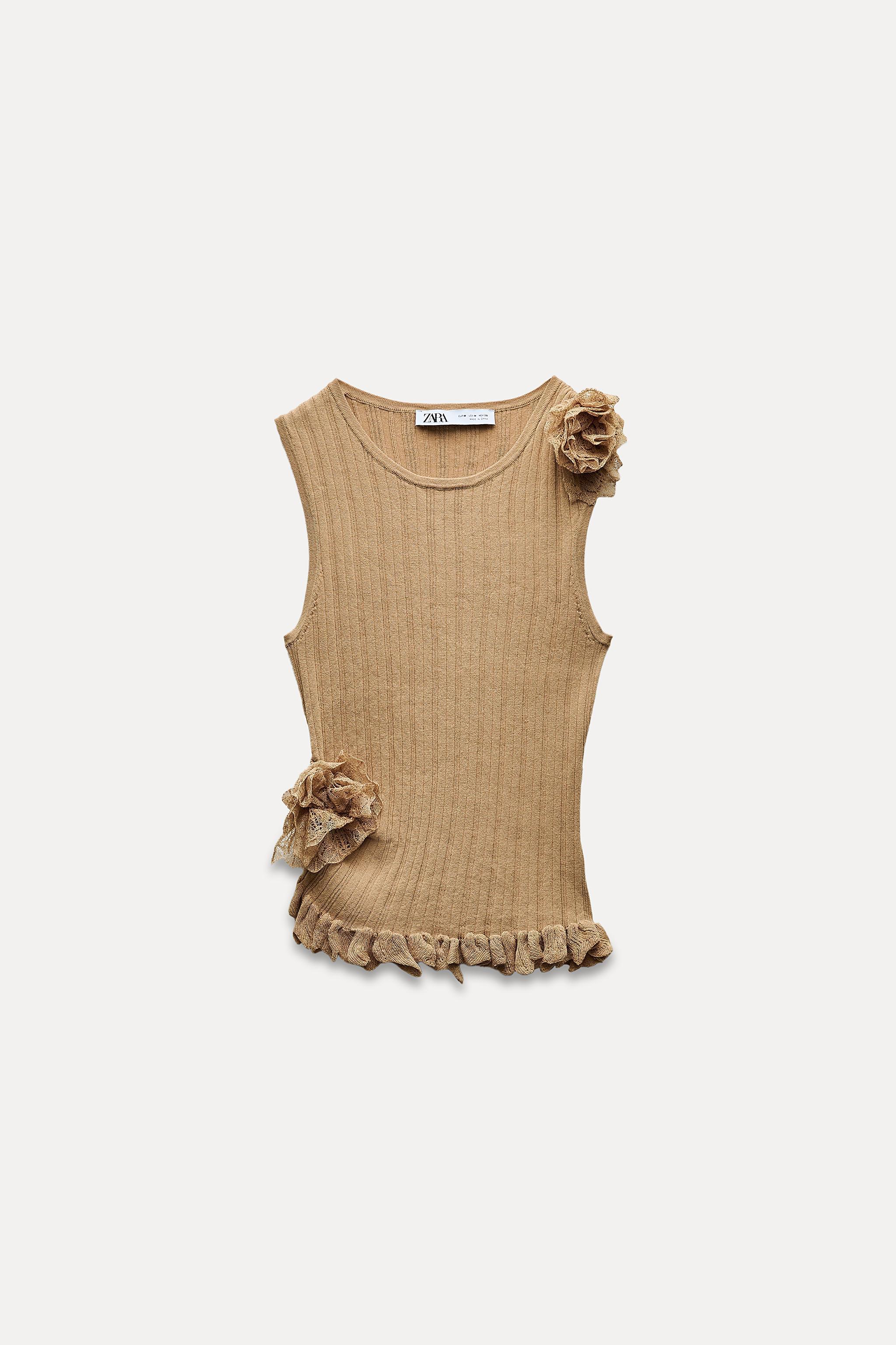 FINE KNIT FLOWER TOP Product Image