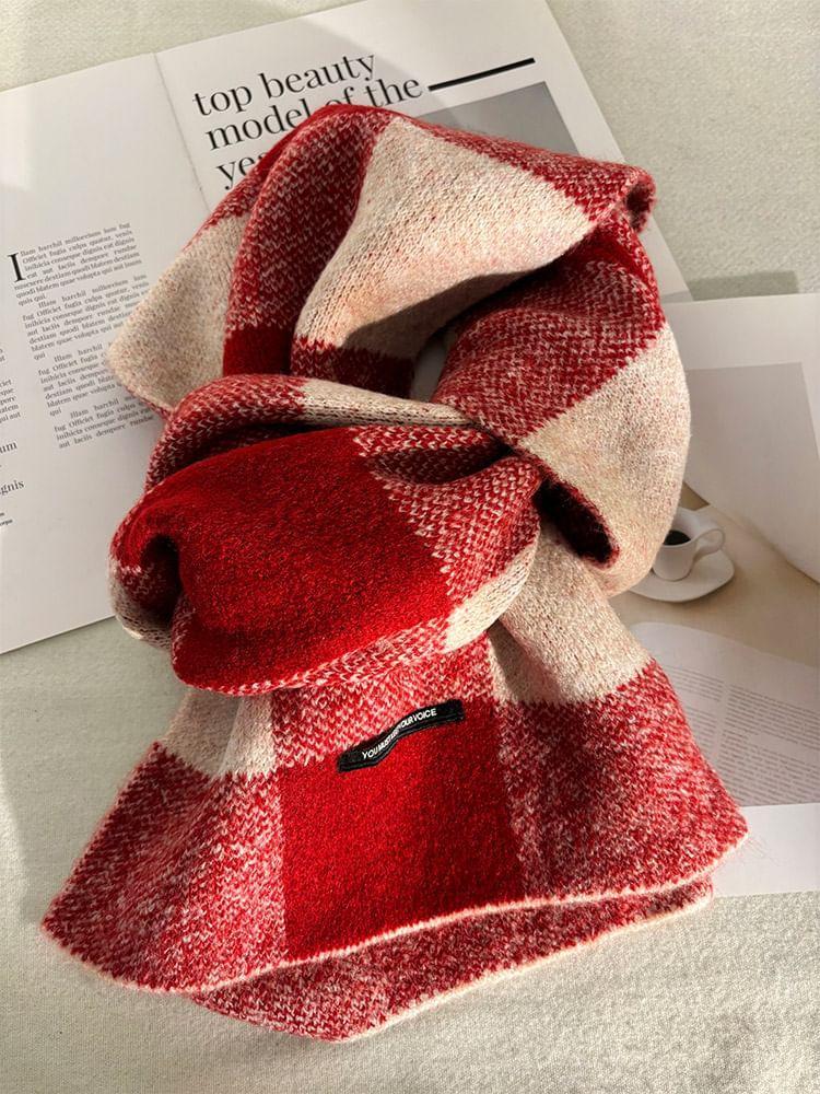 Plaid Knit Scarf Product Image