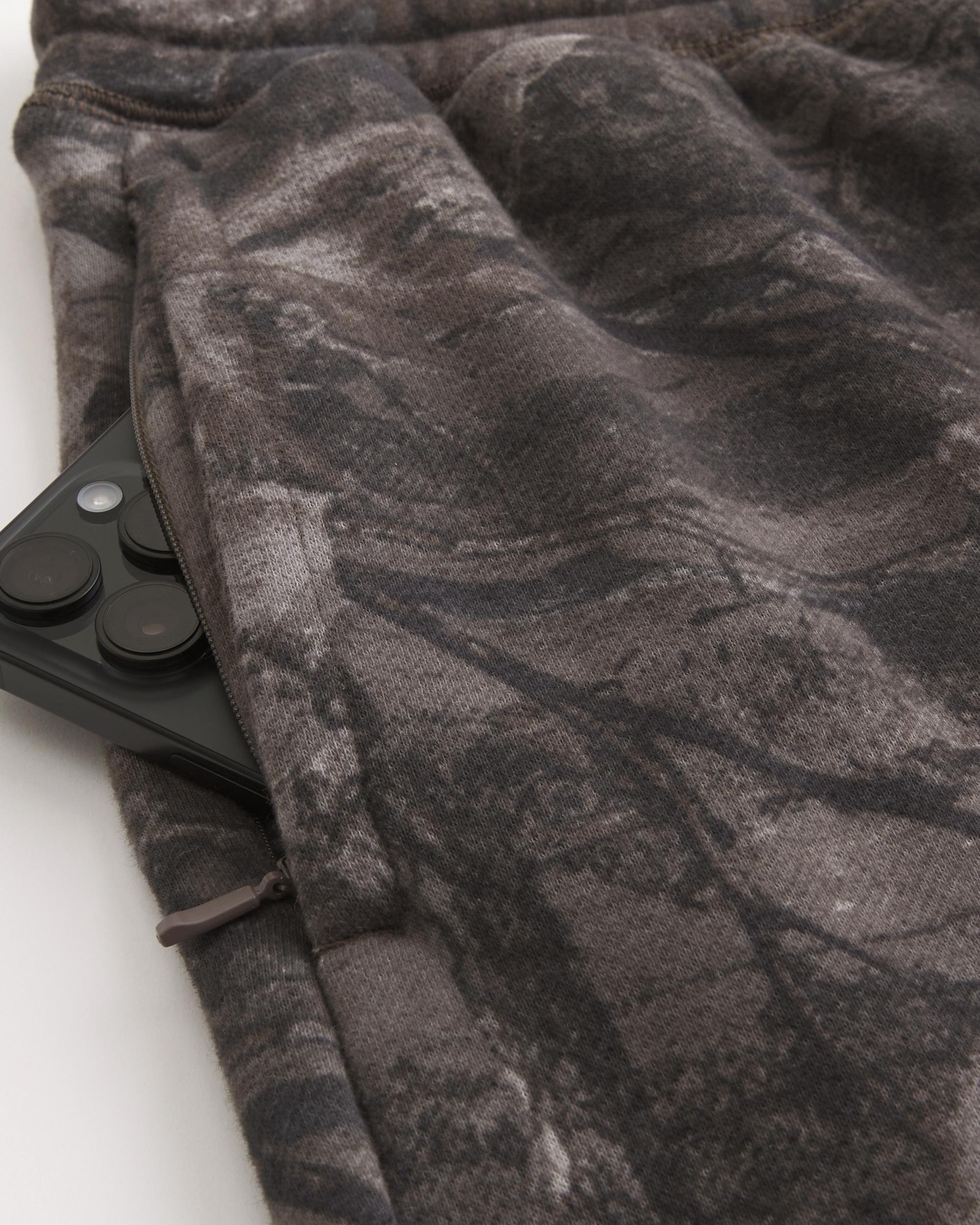 Camo Baggy Sweatpants Product Image