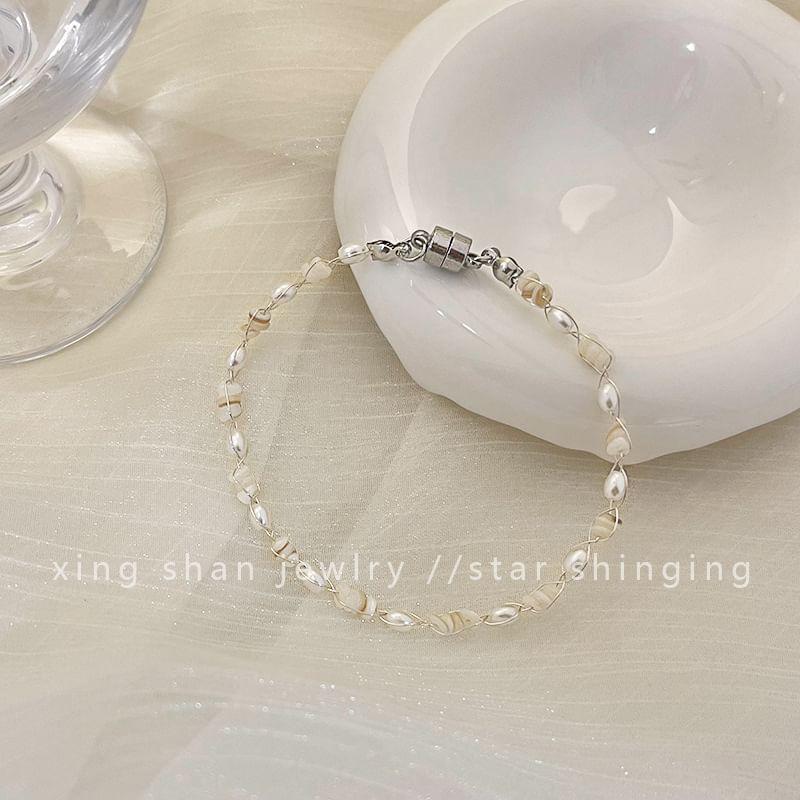 Faux Pearl Beaded Bracelet Product Image