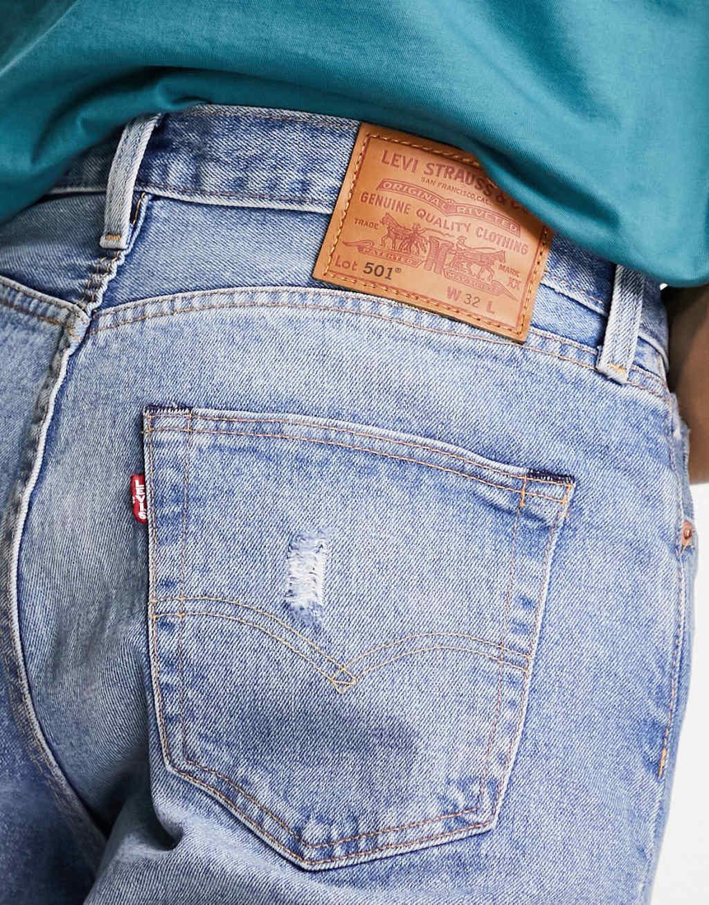 Levi's 501 Original denim shorts in light blue Product Image