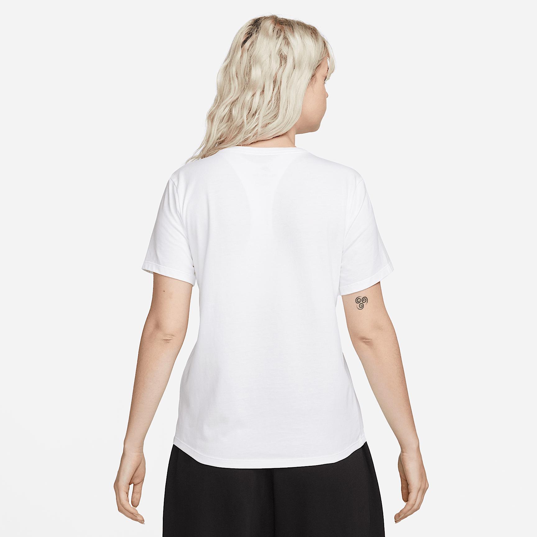 Women's Nike Sportswear Club Essentials T-Shirt Product Image