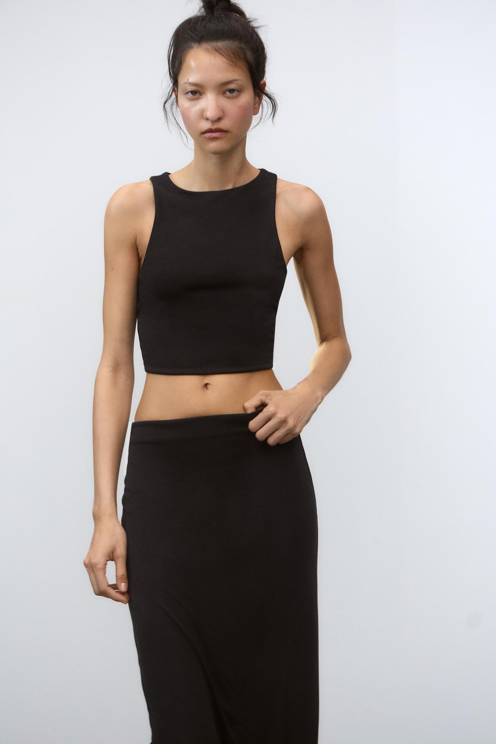 SLEEVELESS CROP TOP Product Image