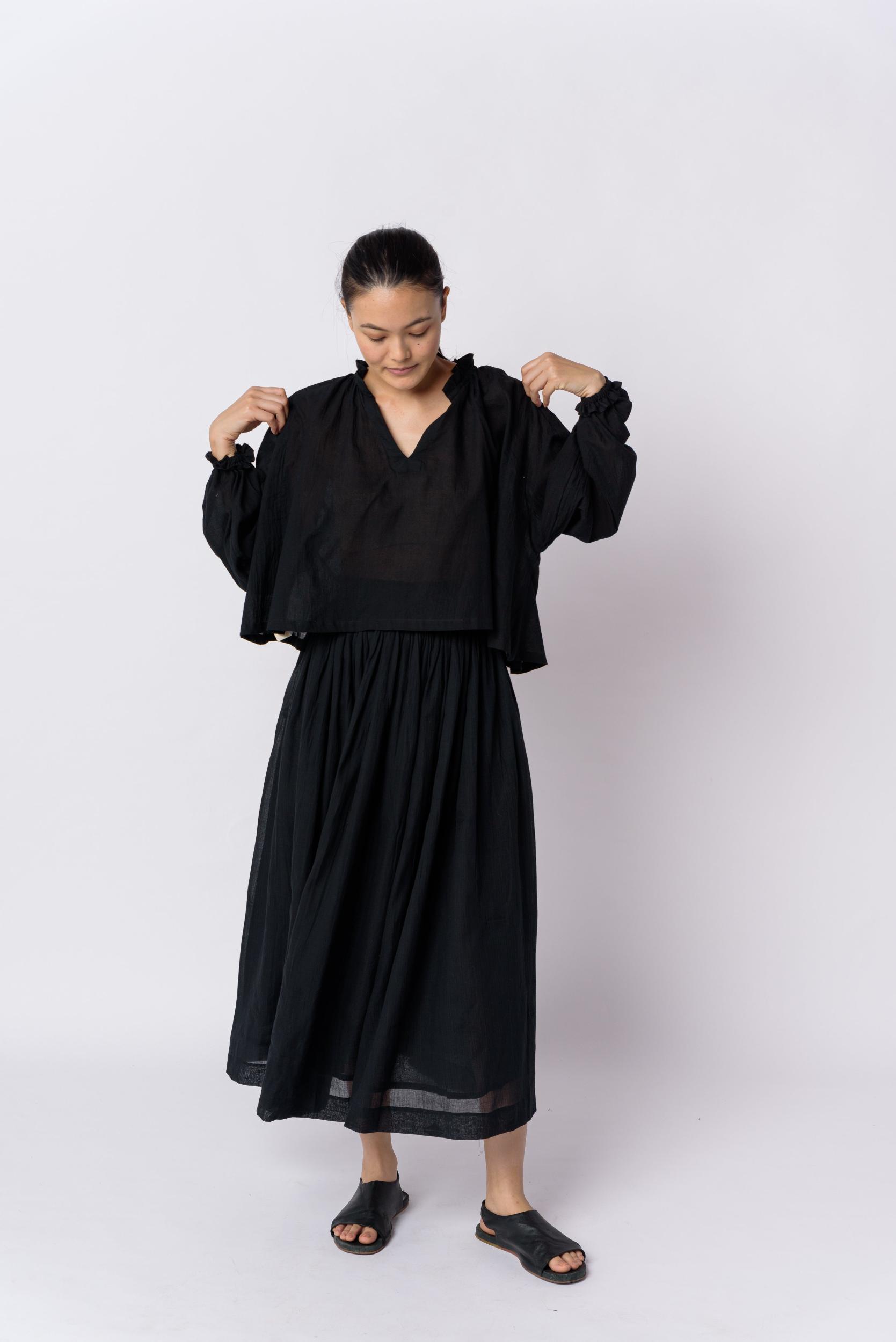 Black cotton flared top Product Image