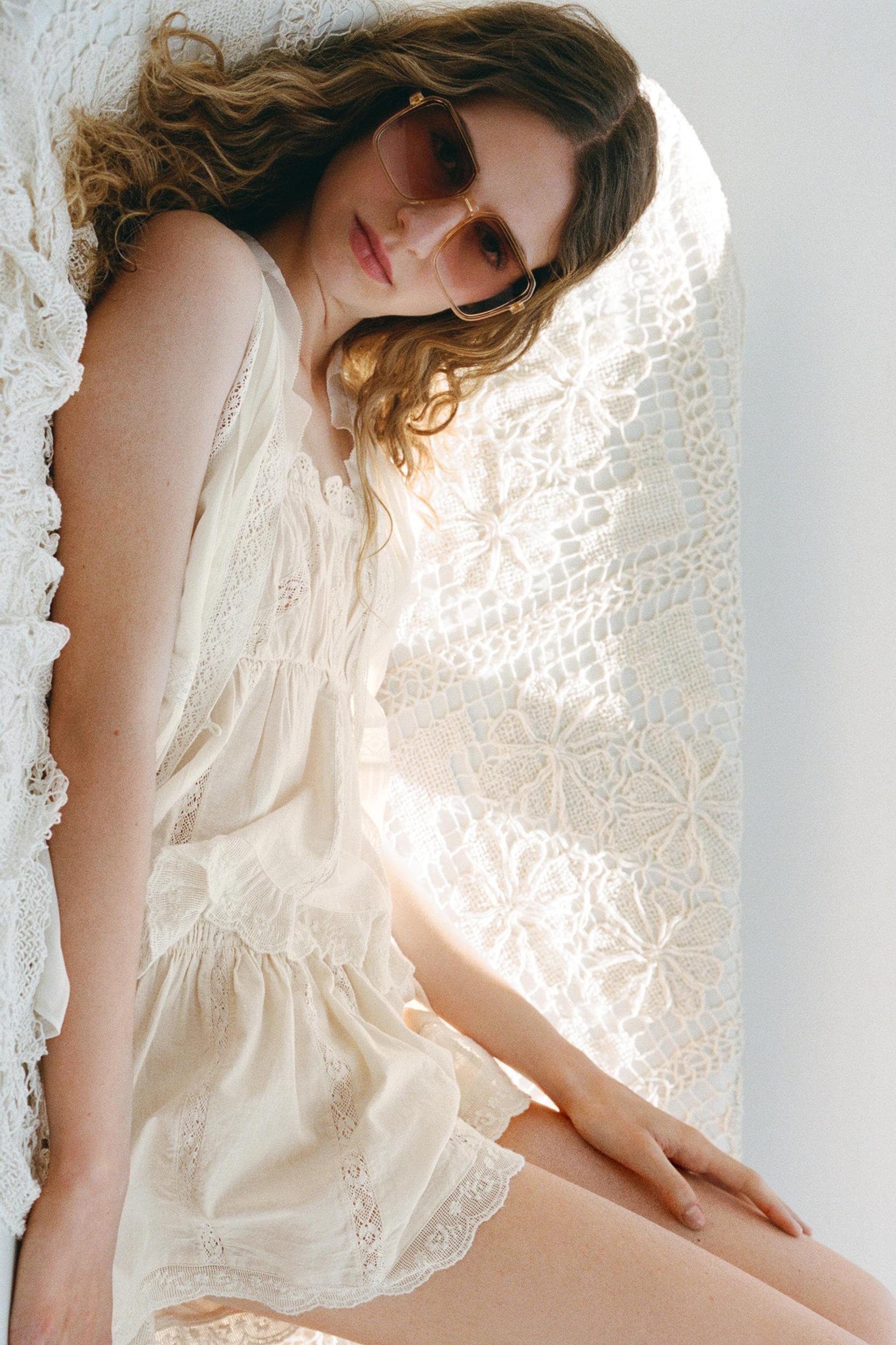 EMBROIDERED SHORTS Product Image