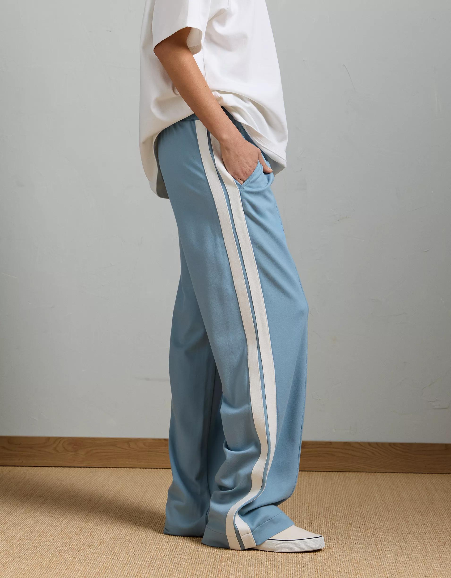 AE77 Premium Straight Track Pant Product Image