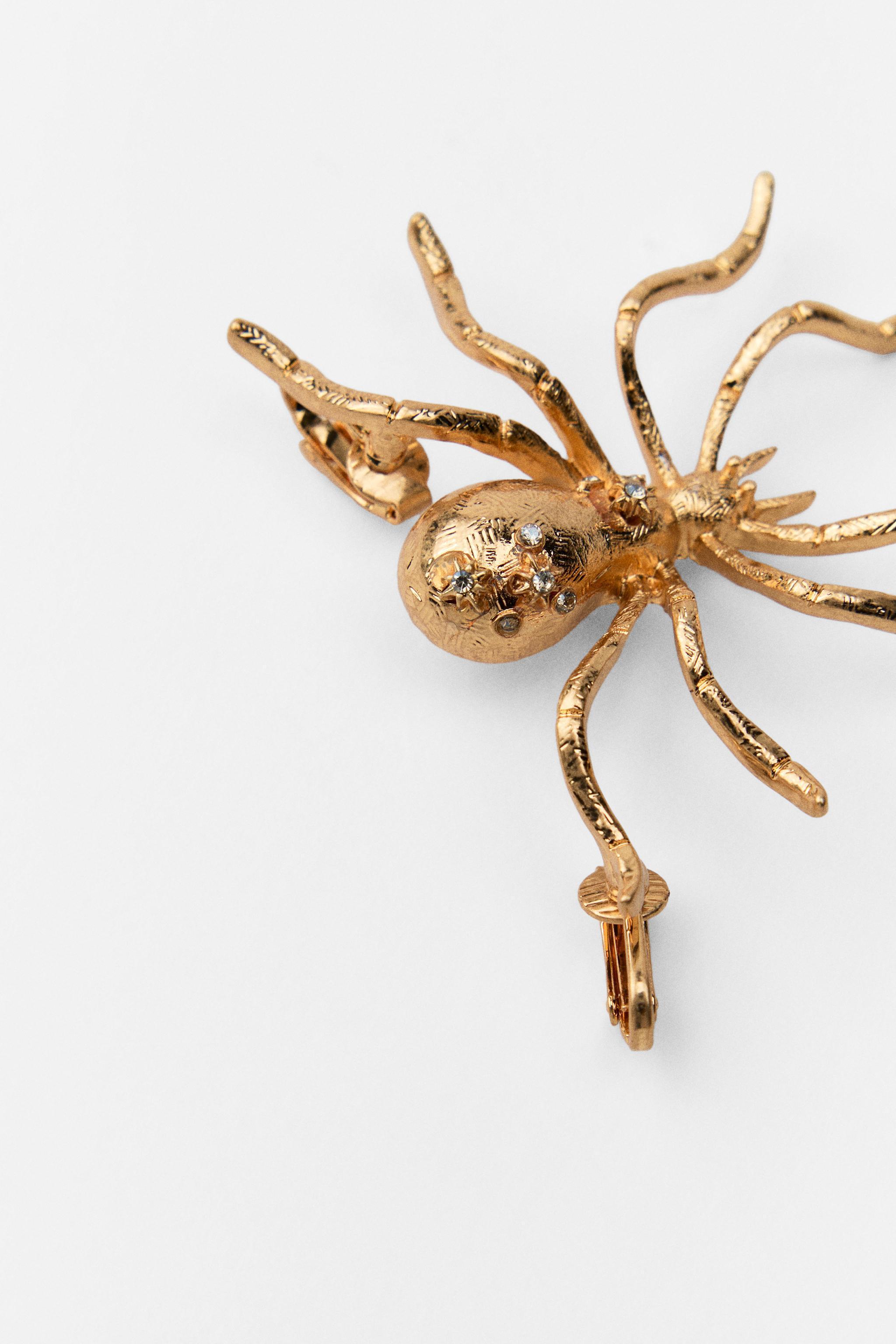 BEJEWELED SPIDER EAR CUFF EARRING Product Image