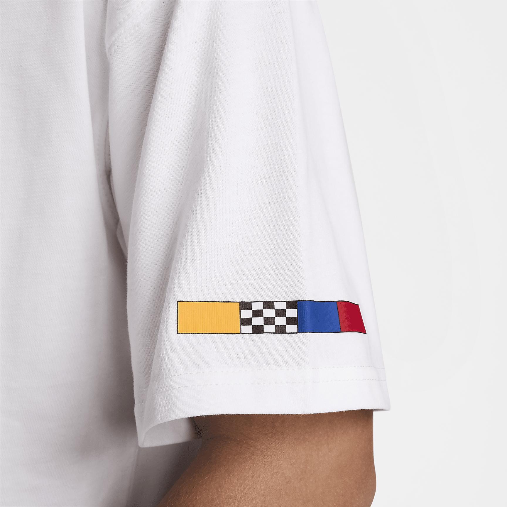 Mens Nike Sportswear T-Shirt | HF7043-100 Product Image