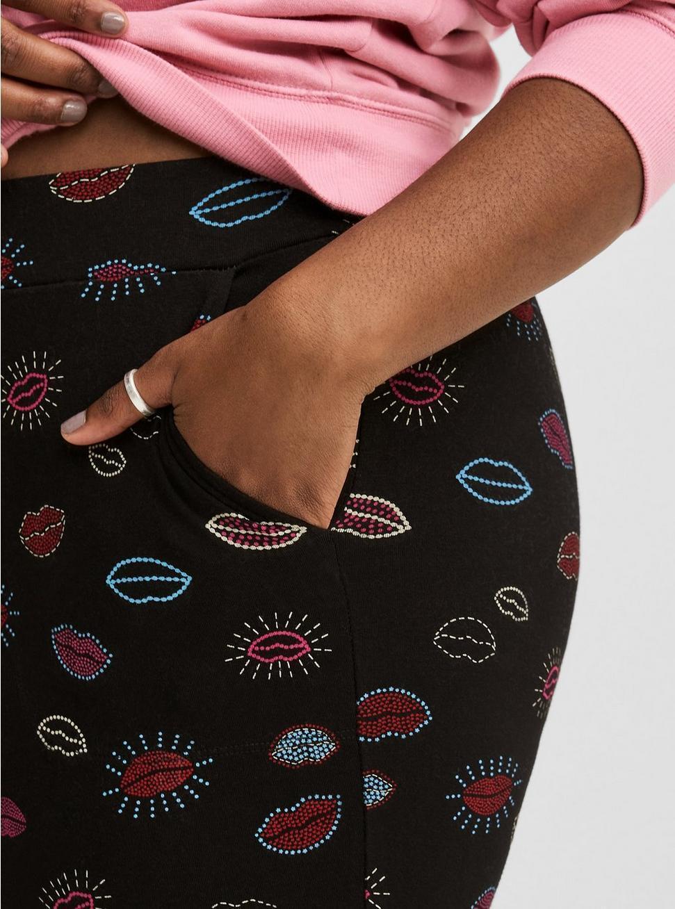 Full-Length Pocket Legging Product Image