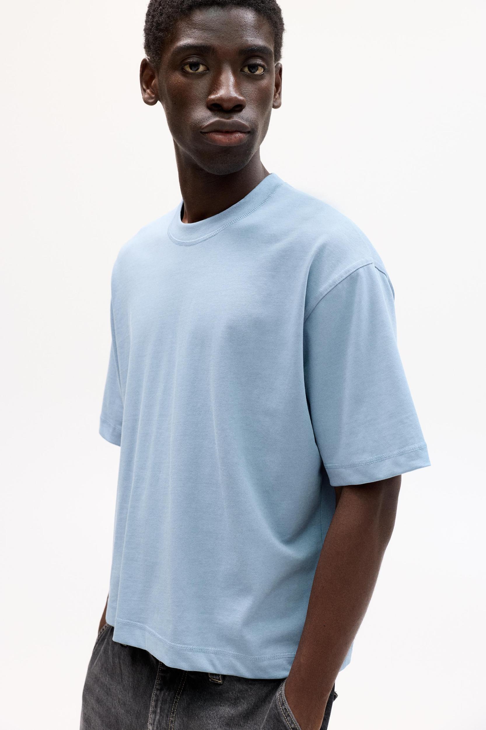 Cropped T-shirt Product Image