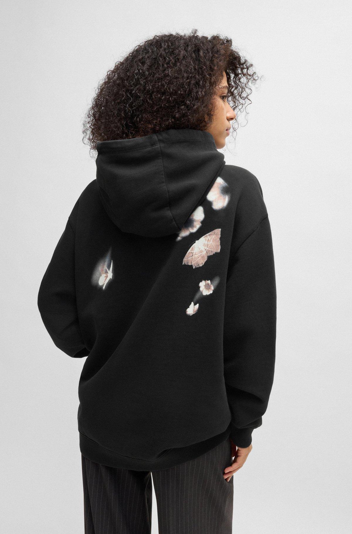 Relaxed-fit hoodie in French terry with seasonal artwork Product Image