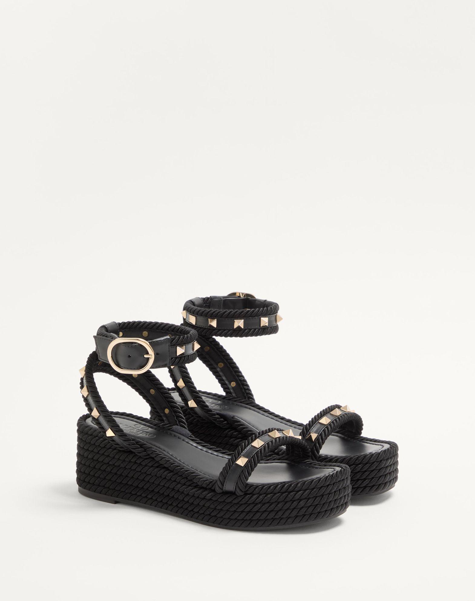 Rockstud Flatform Sandal In Calfskin 45Mm Product Image