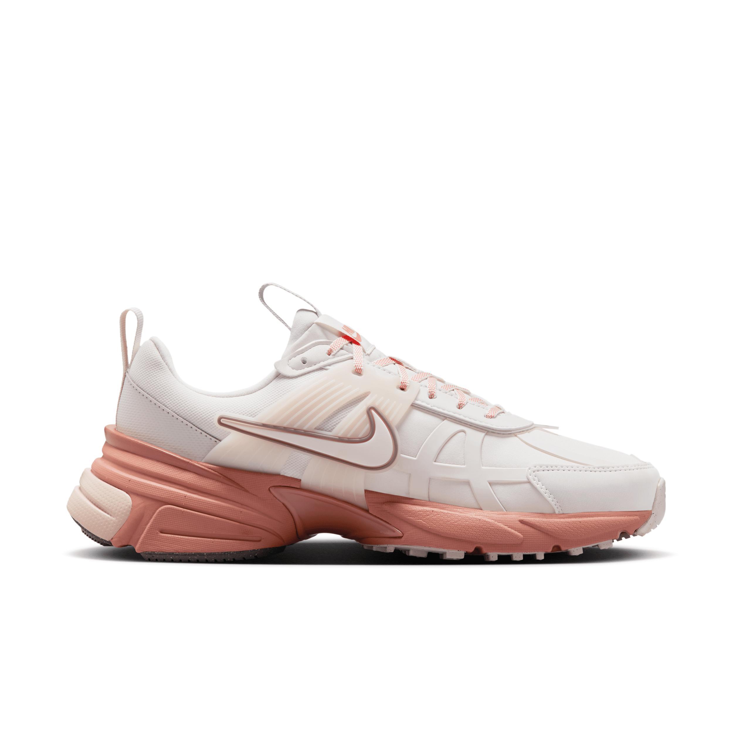 Nike Women's V2K Run GORE-TEX Waterproof Shoes Product Image