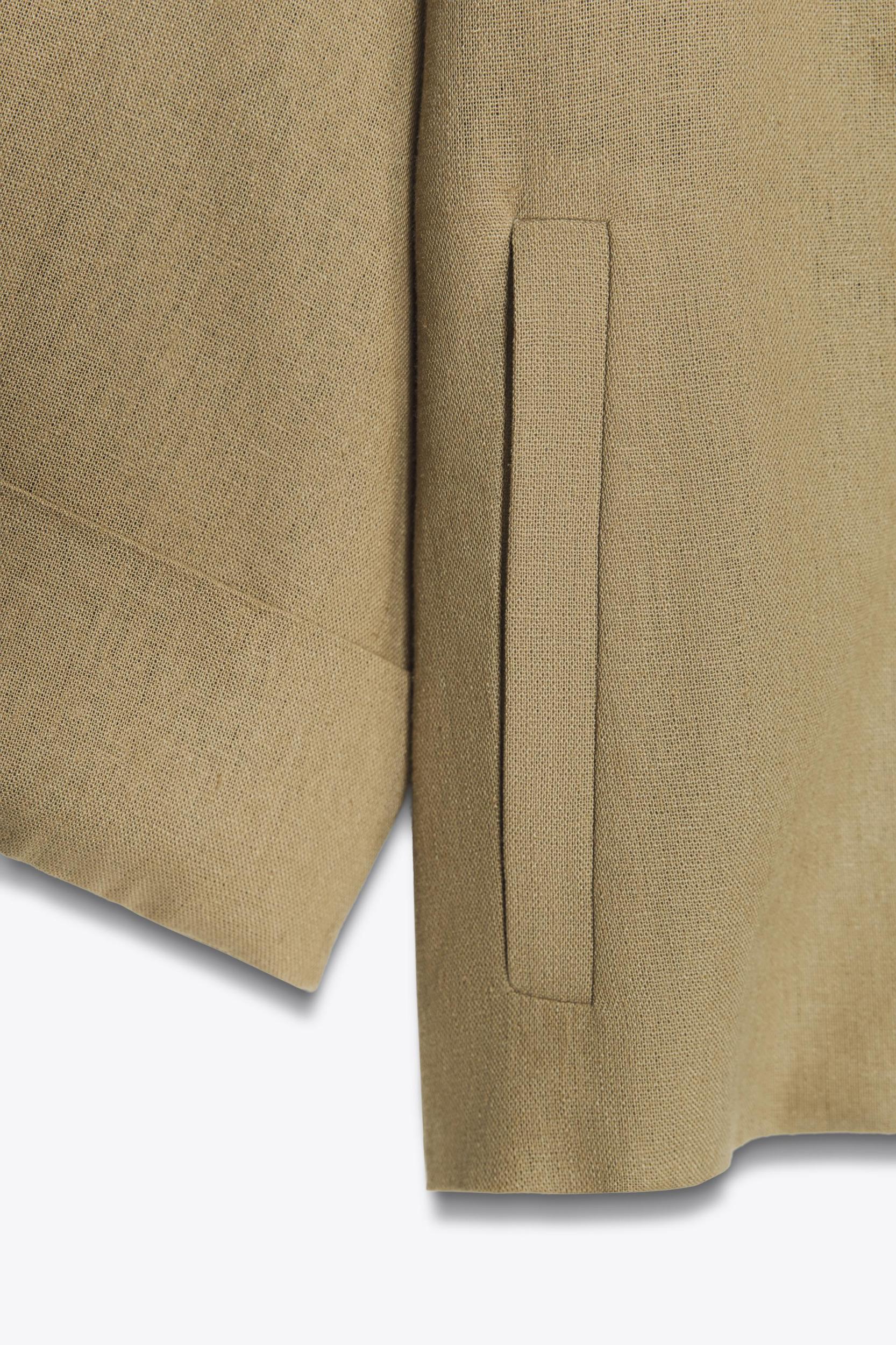 LINEN DOUBLE BREASTED SHORT BLAZER Product Image