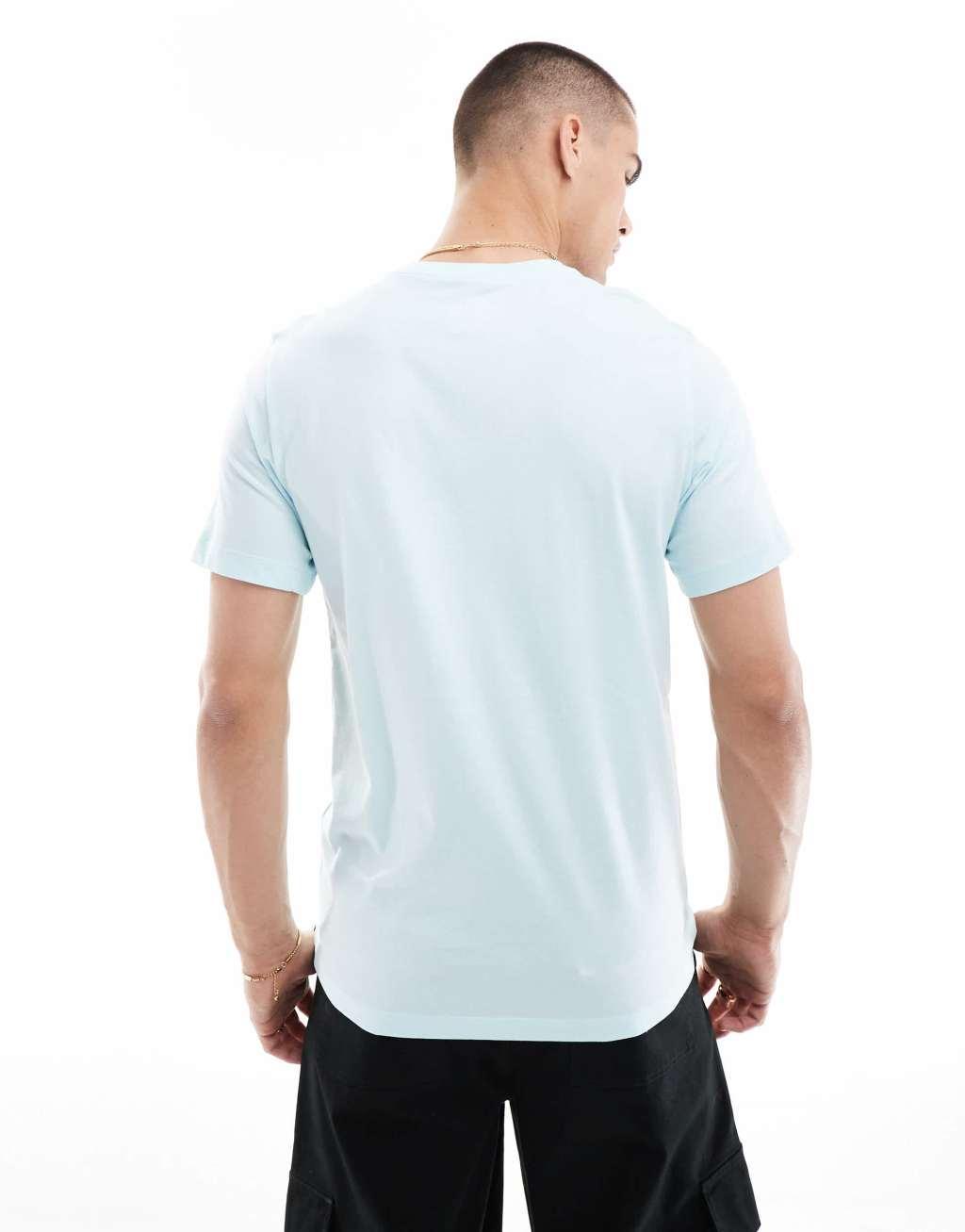 Nike Club t-shirt in light blue Product Image