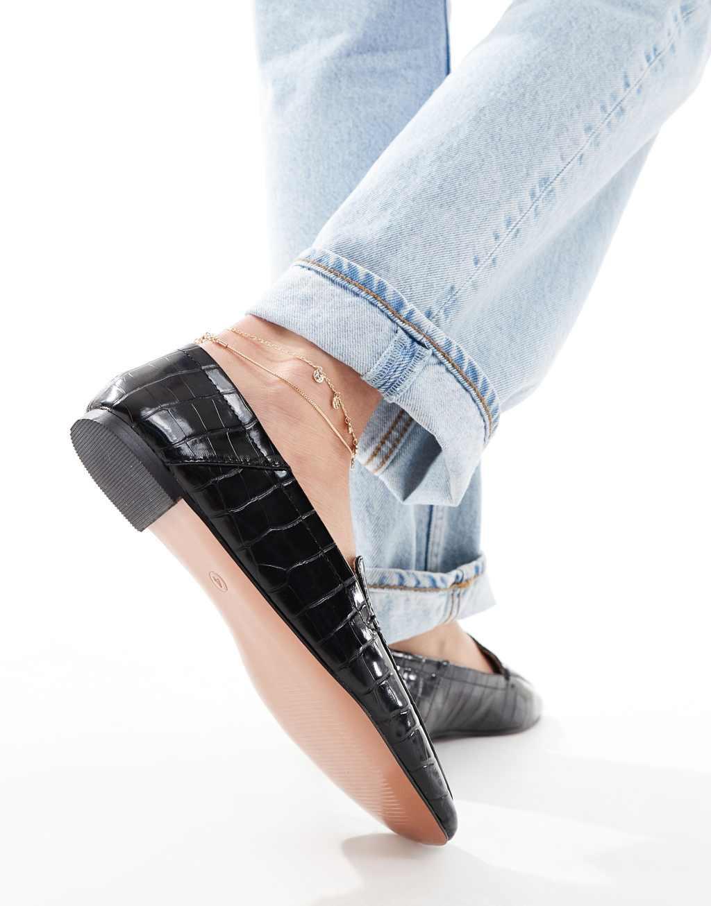 ASOS DESIGN Modern slim loafer in black Product Image