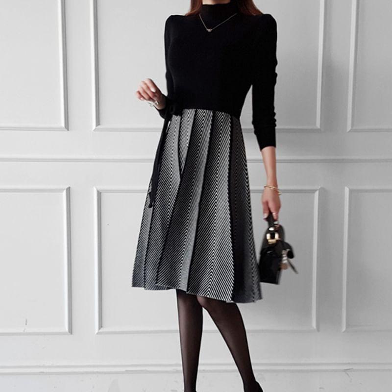 Long-Sleeve Turtleneck Two Tone Pleated A-Line Knit Dress Product Image