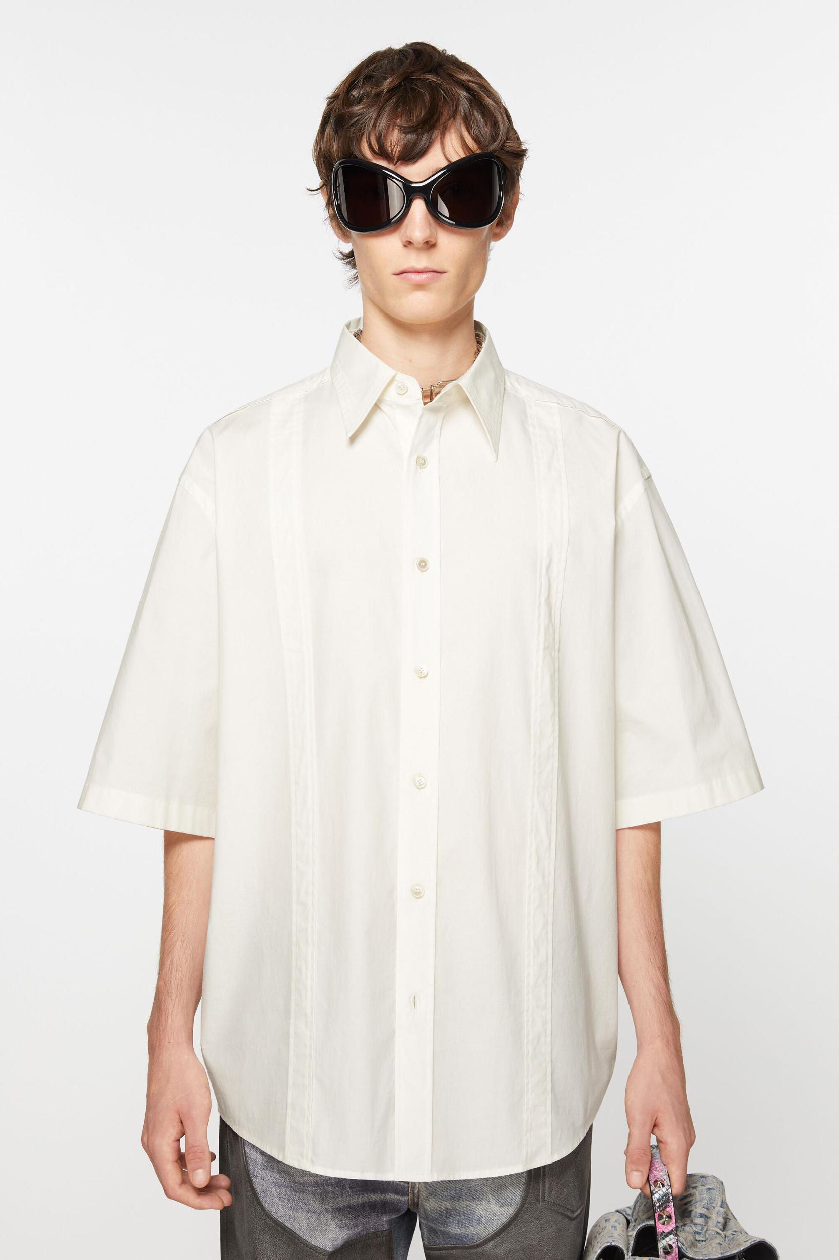Short sleeve button-up shirt Product Image