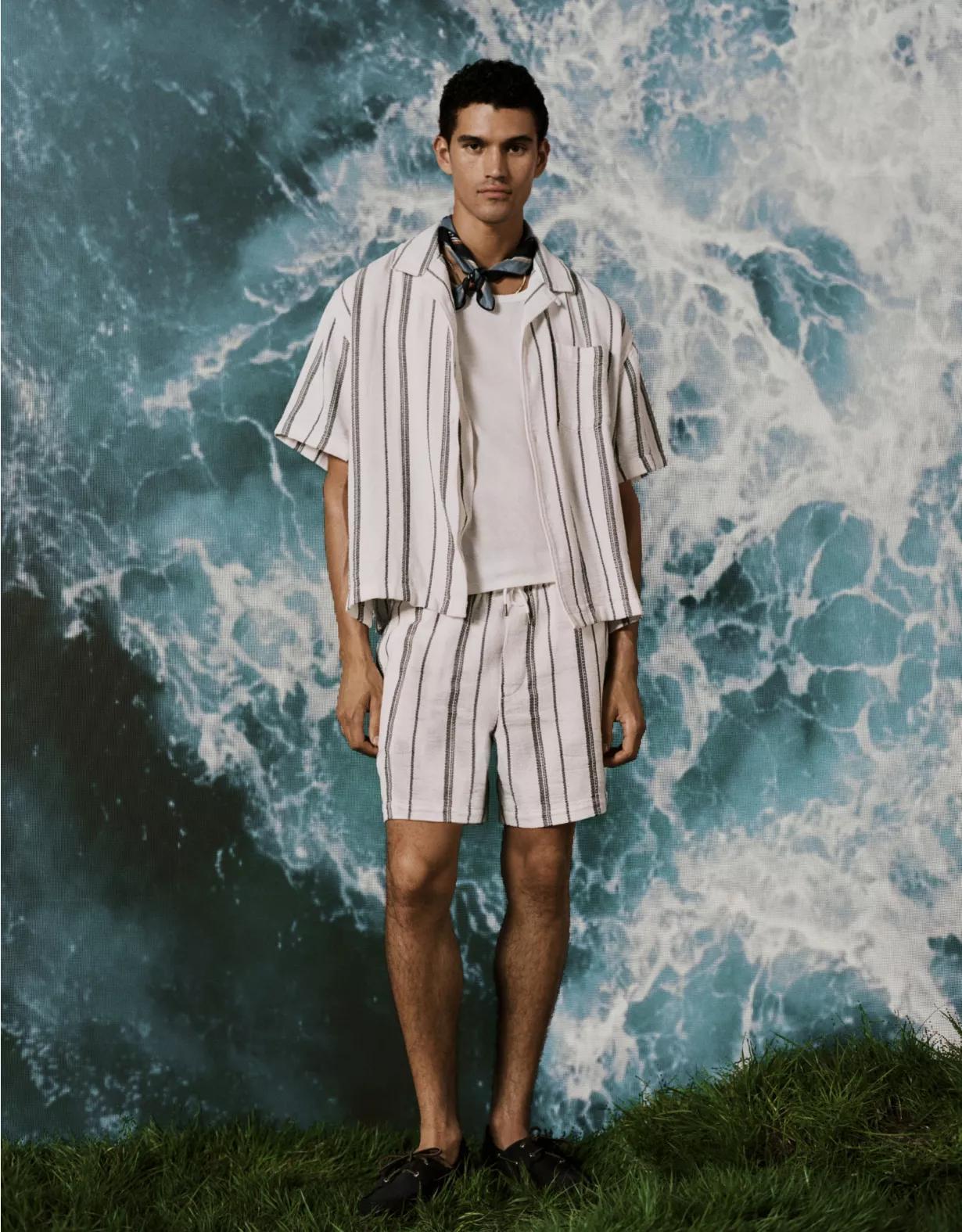 AE 7" Lived-In Trekker Short Product Image