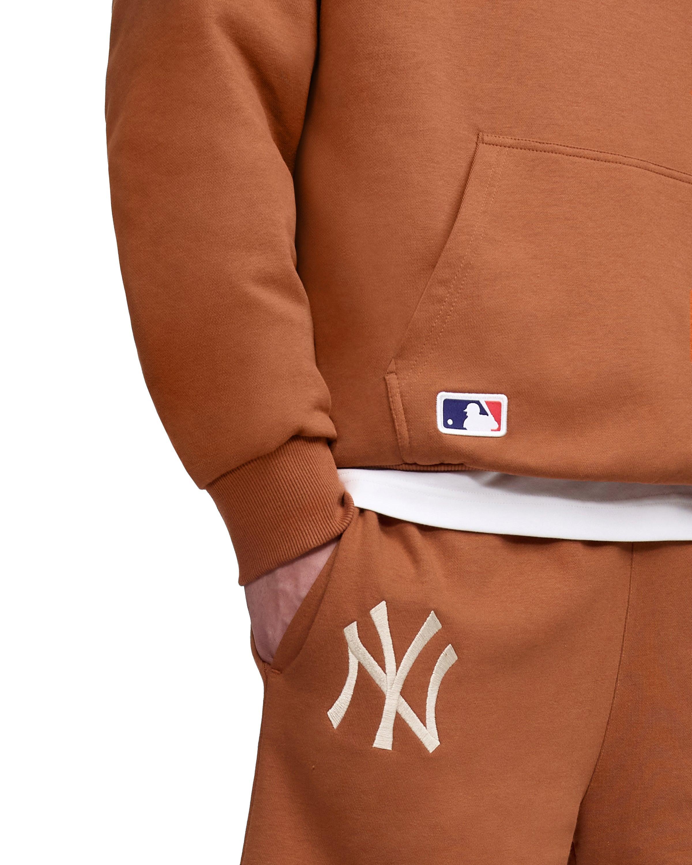 New York Yankees Essential Brown Shorts Male Product Image