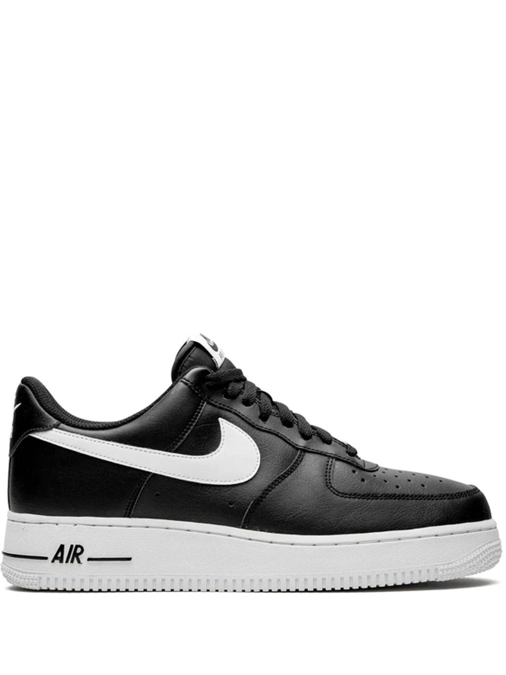 Air Force 1 07 Low-top Sneakers In Black Product Image