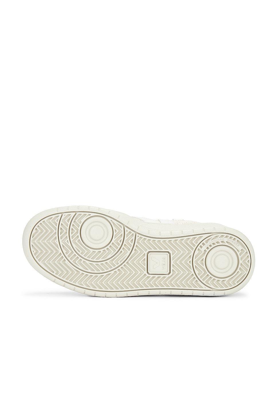 V-10 Sneaker Veja Product Image