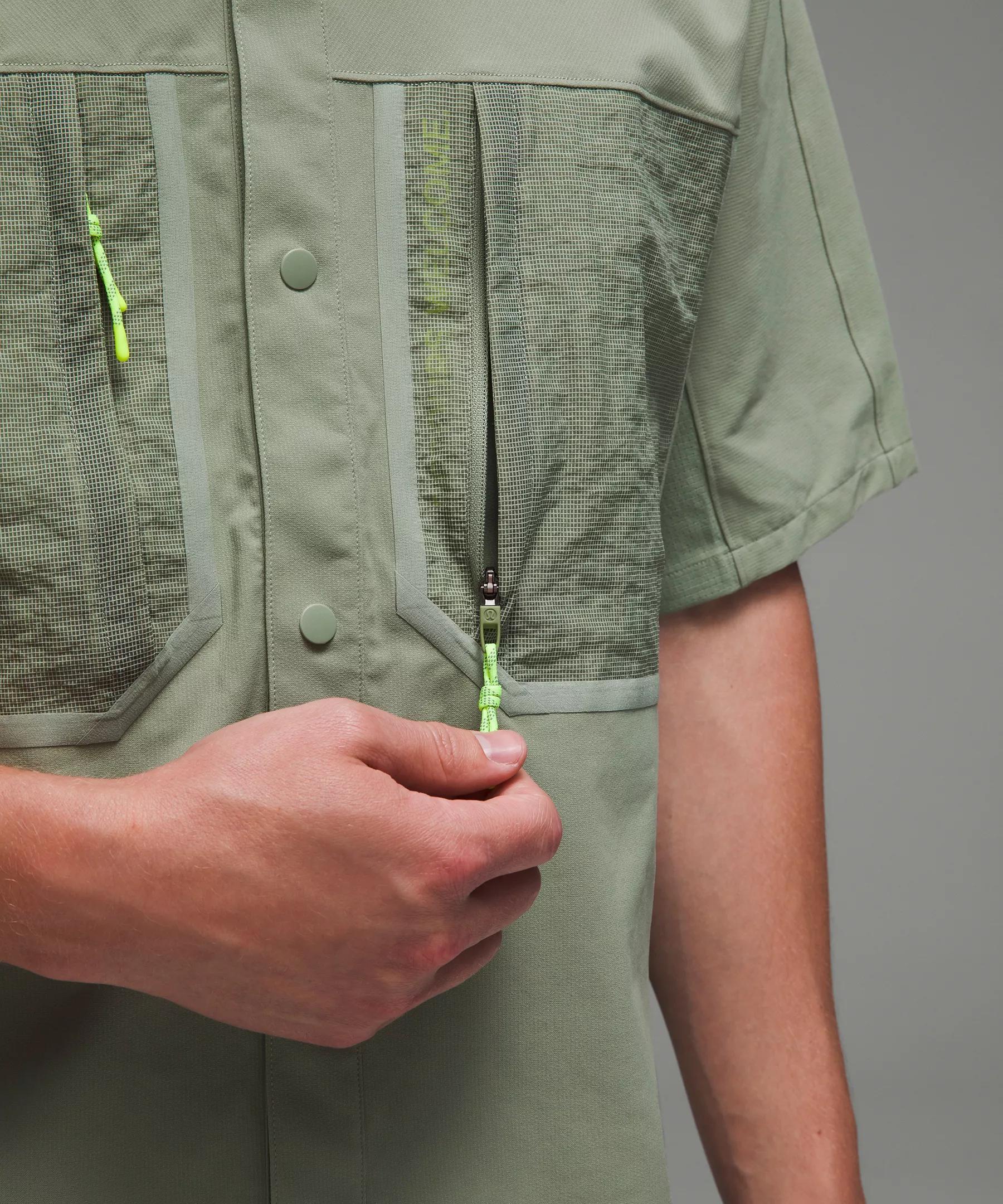 Water-Repellent Hiking Short-Sleeve Shirt Product Image