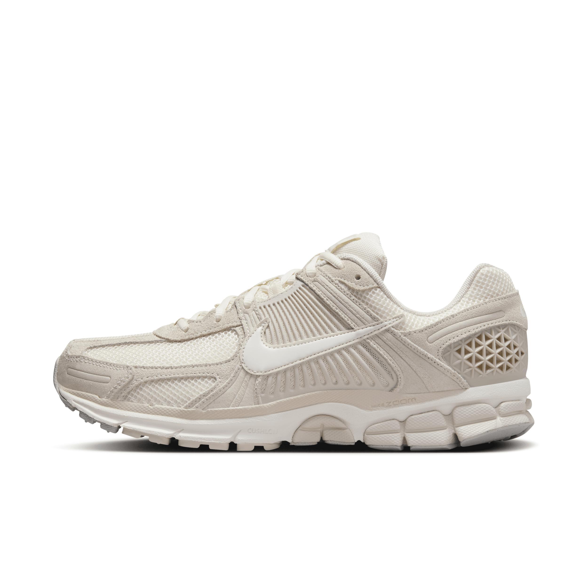 Nike Men's Zoom Vomero 5 Shoes Product Image