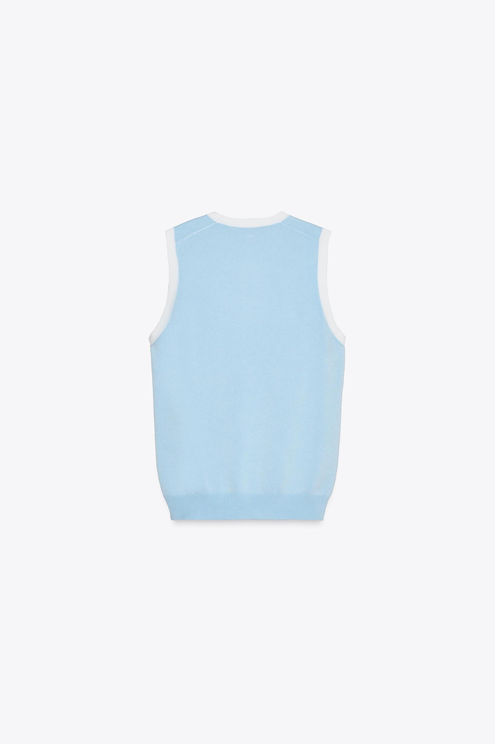 SLEEVELESS KNIT TOP Product Image