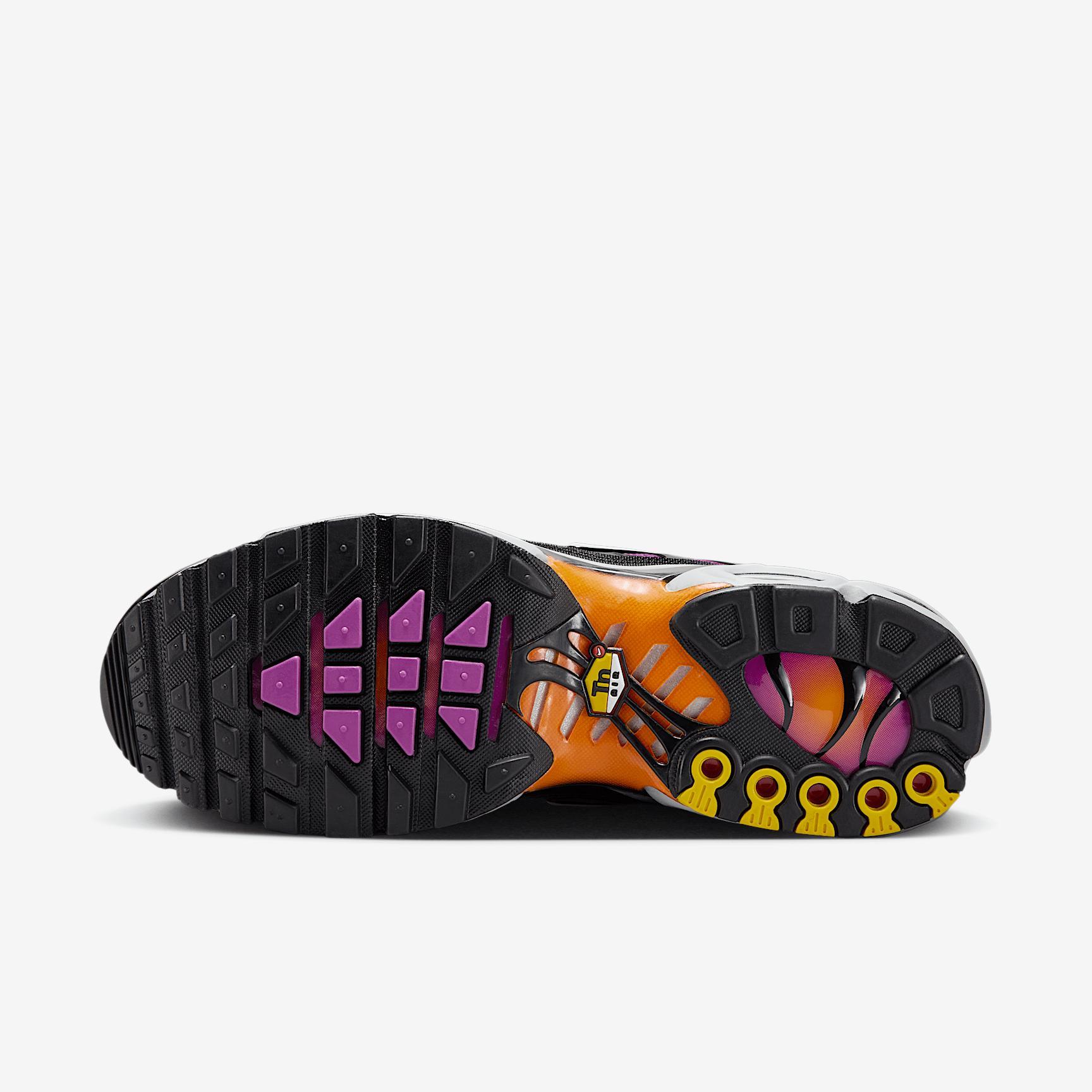 Nike Men's Air Max Plus Shoes Product Image