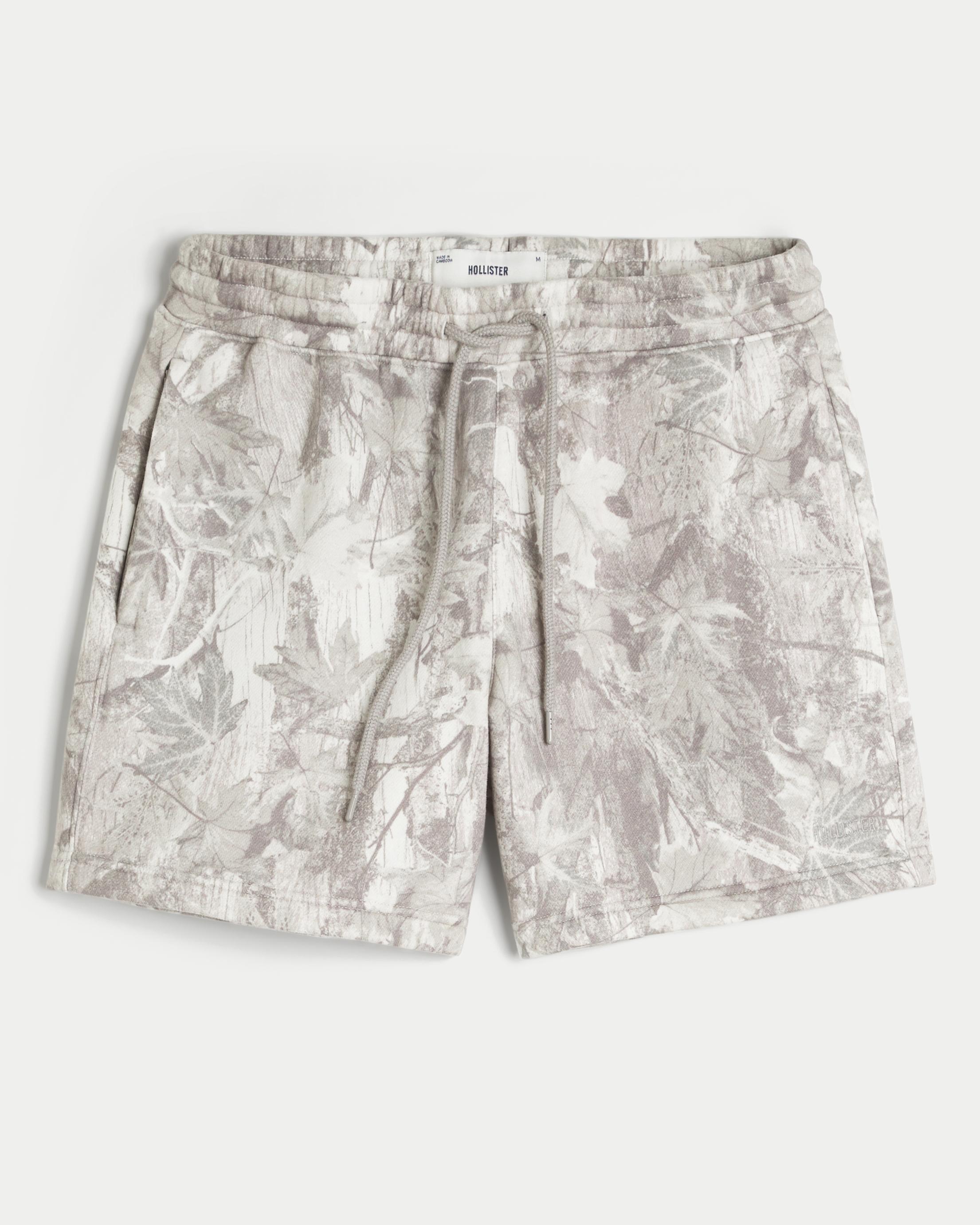 Mid-Thigh Camo Loose Fleece Shorts Product Image