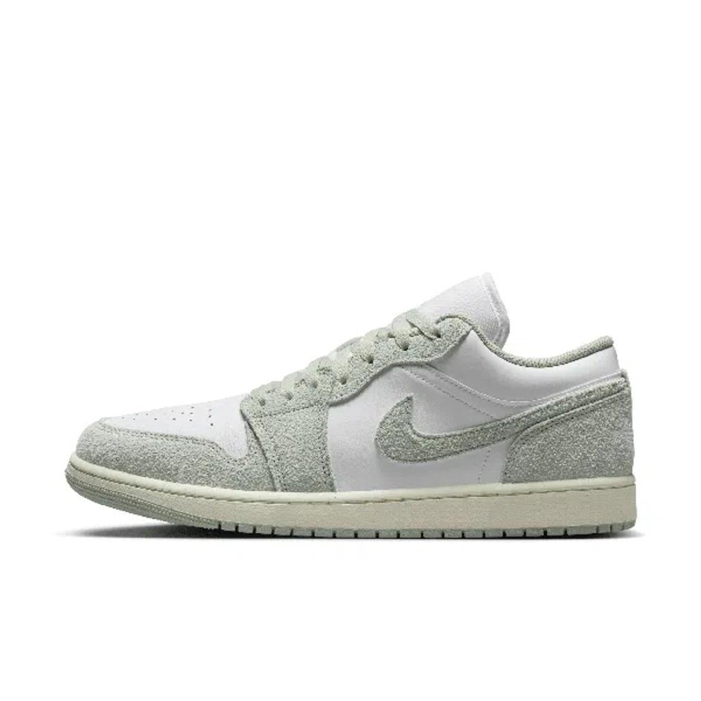 JORDAN Men's Air  1 Low Se Shoes In White/green Product Image