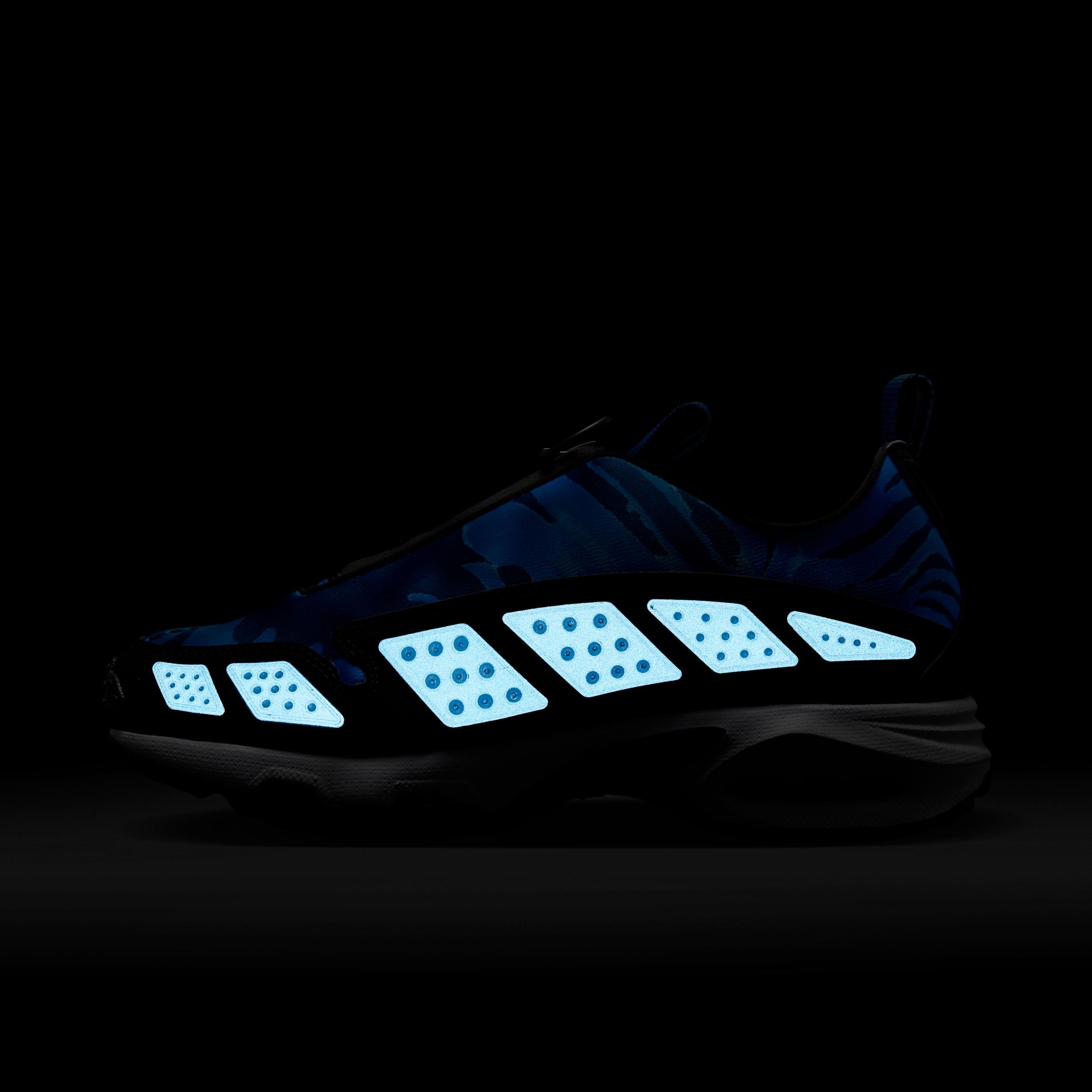 Nike Womens Air Max SNDR Camo Shoes | IB6863-400 Product Image