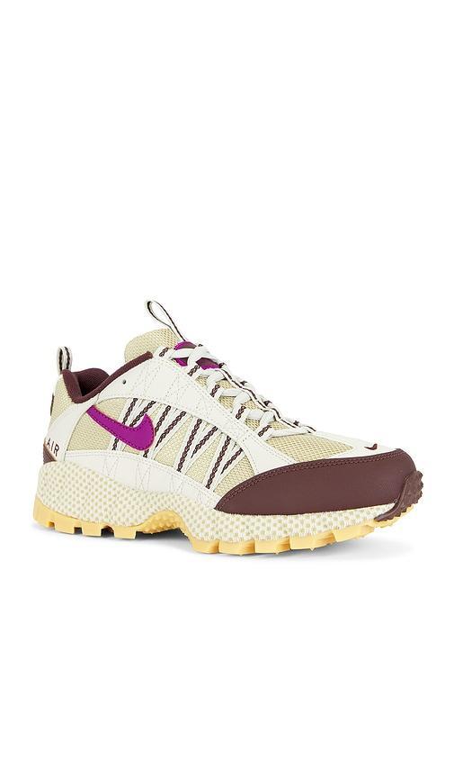 NIKE Air Humara Sneaker In Light Bone/viotech-e Product Image