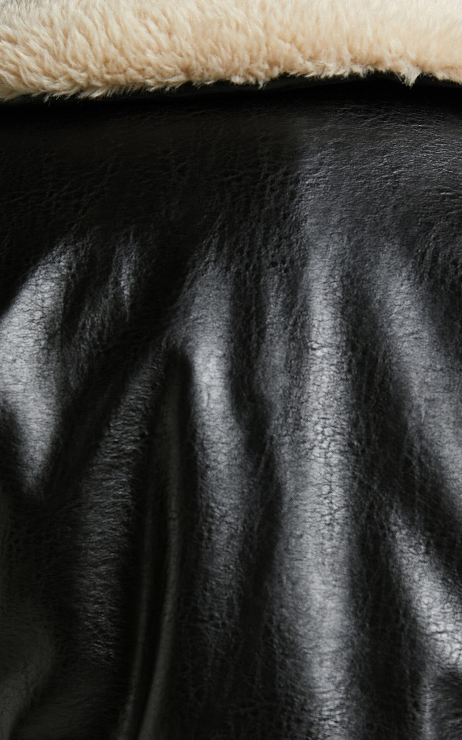 Lioness - Off Duty Jacket in ONYX Product Image