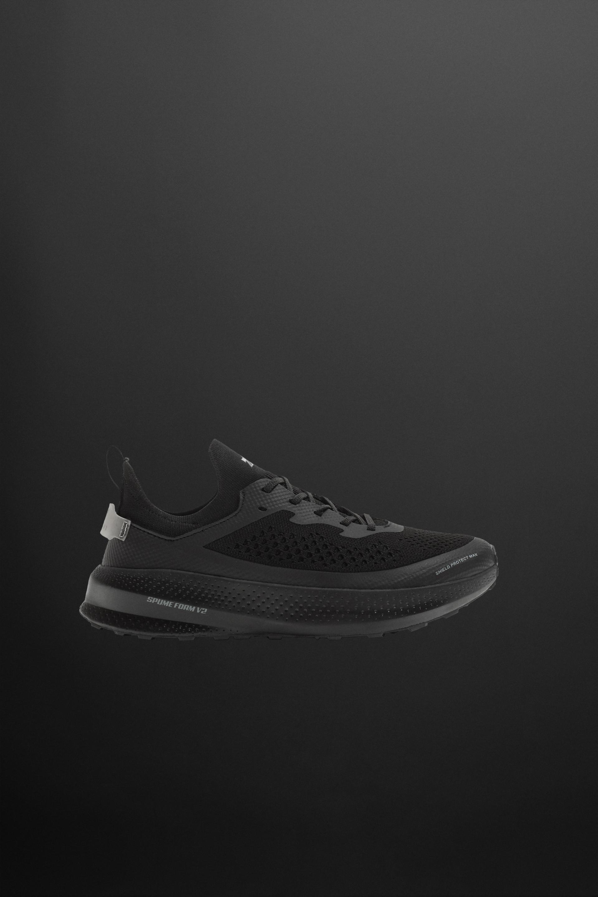 RUNNING SHOE Product Image