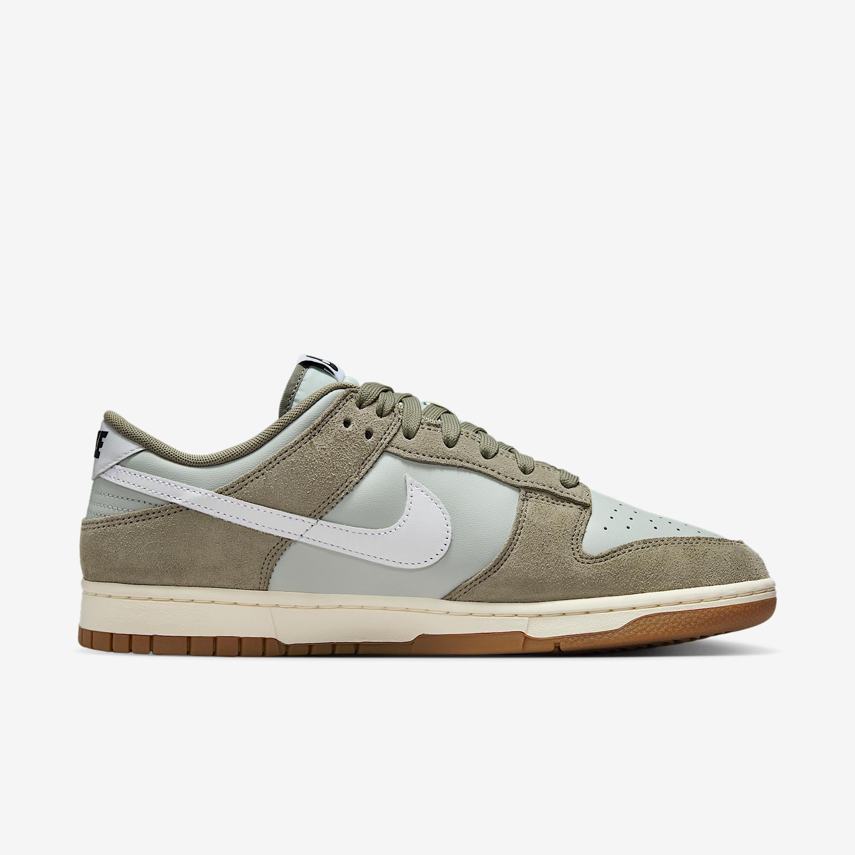 Nike Men's Dunk Low Retro SE Shoes Product Image