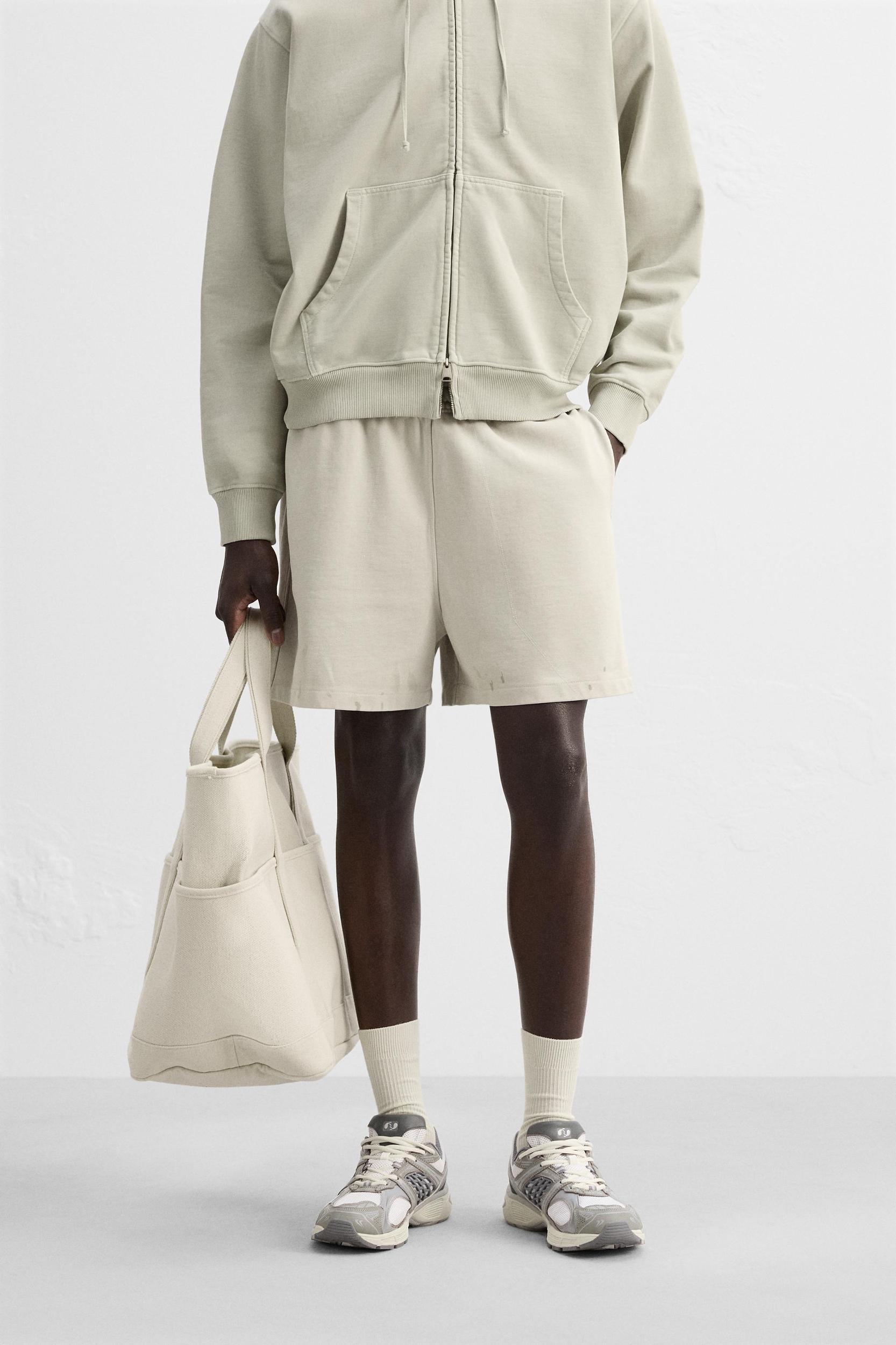 REGULAR FIT JOGGER SHORTS Product Image