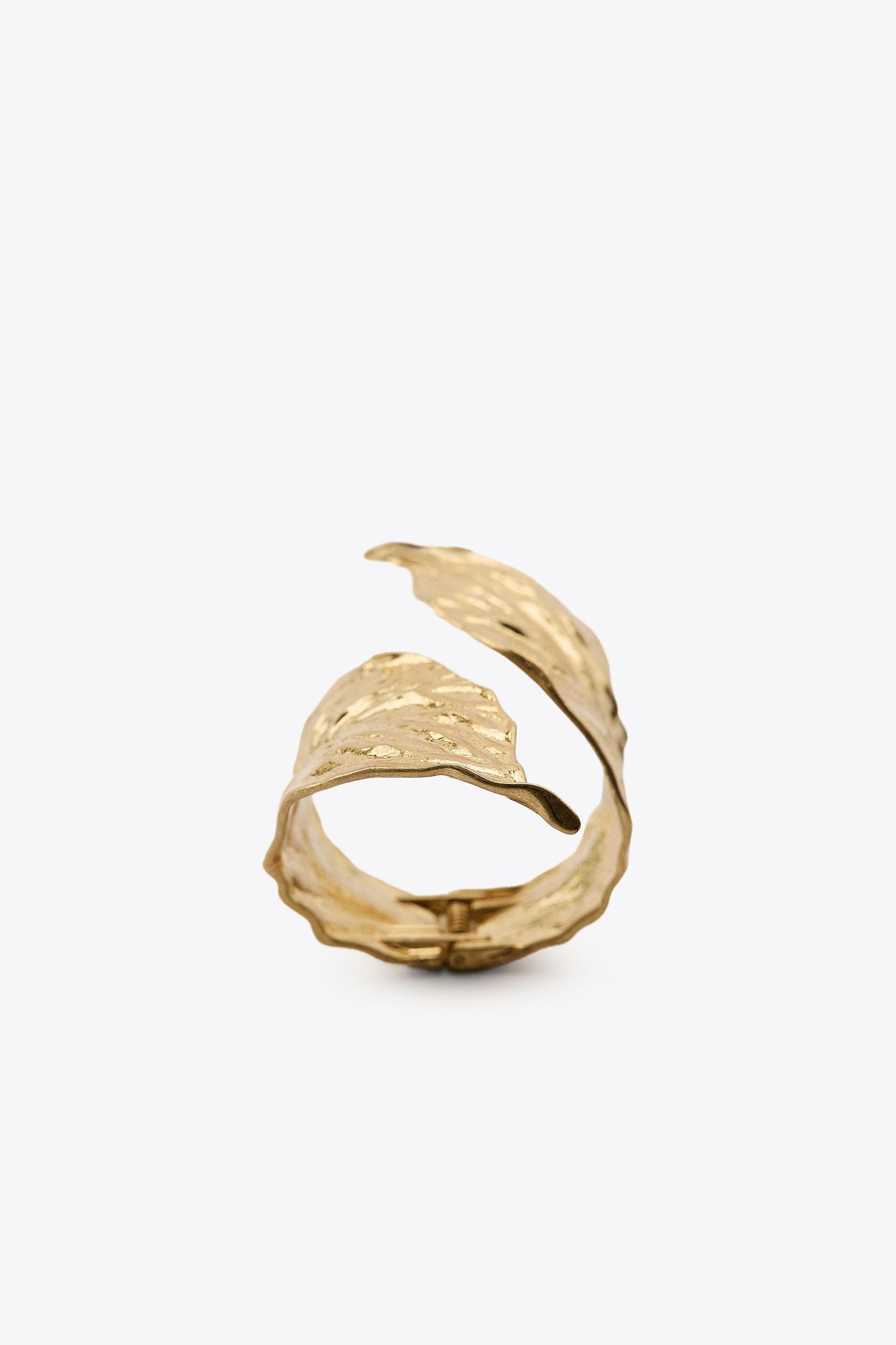 METAL LEAF BRACELET Product Image