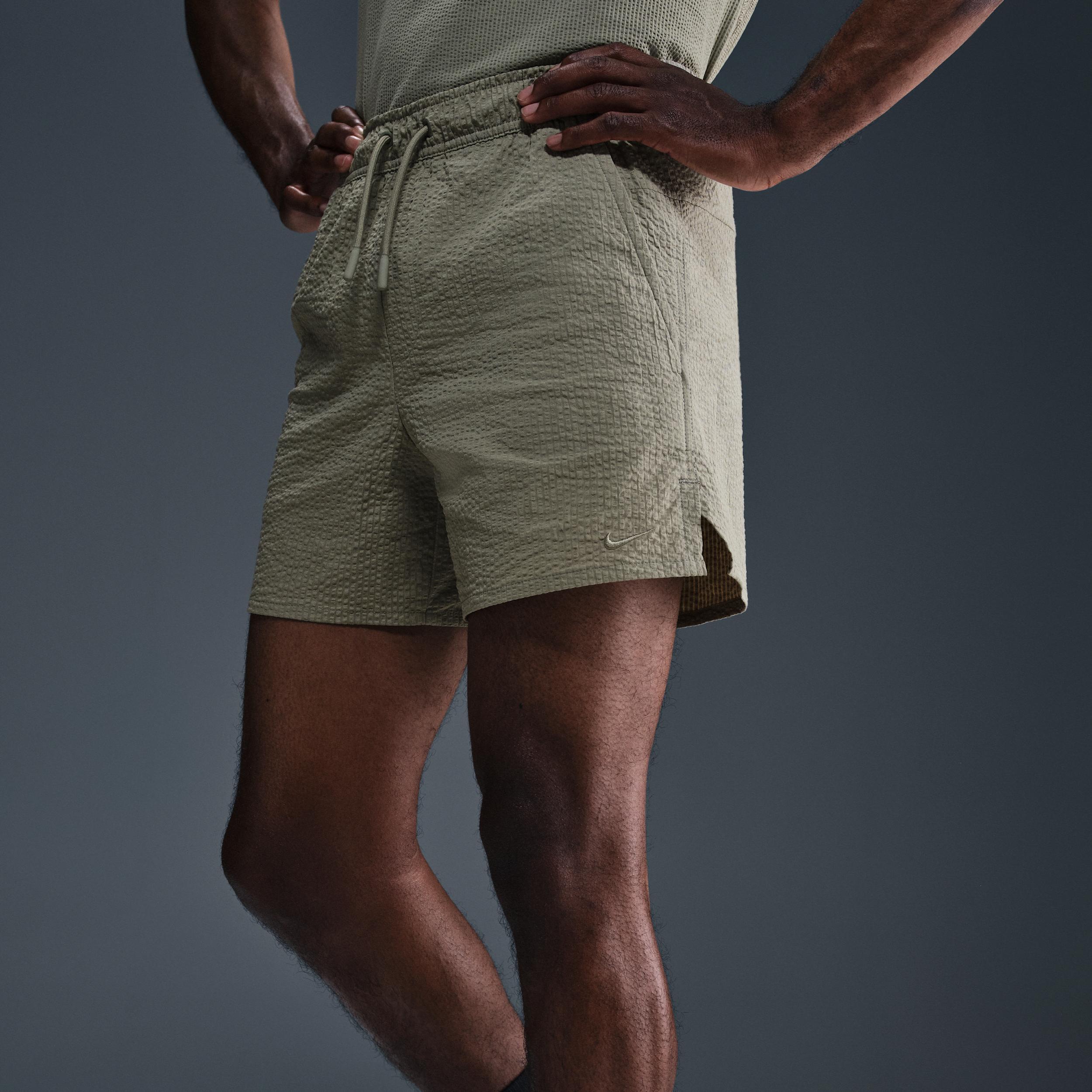 Nike Mens Unlimited Dri-FIT 5 Unlined Seersucker Versatile Shorts | HJ4091-320 Product Image