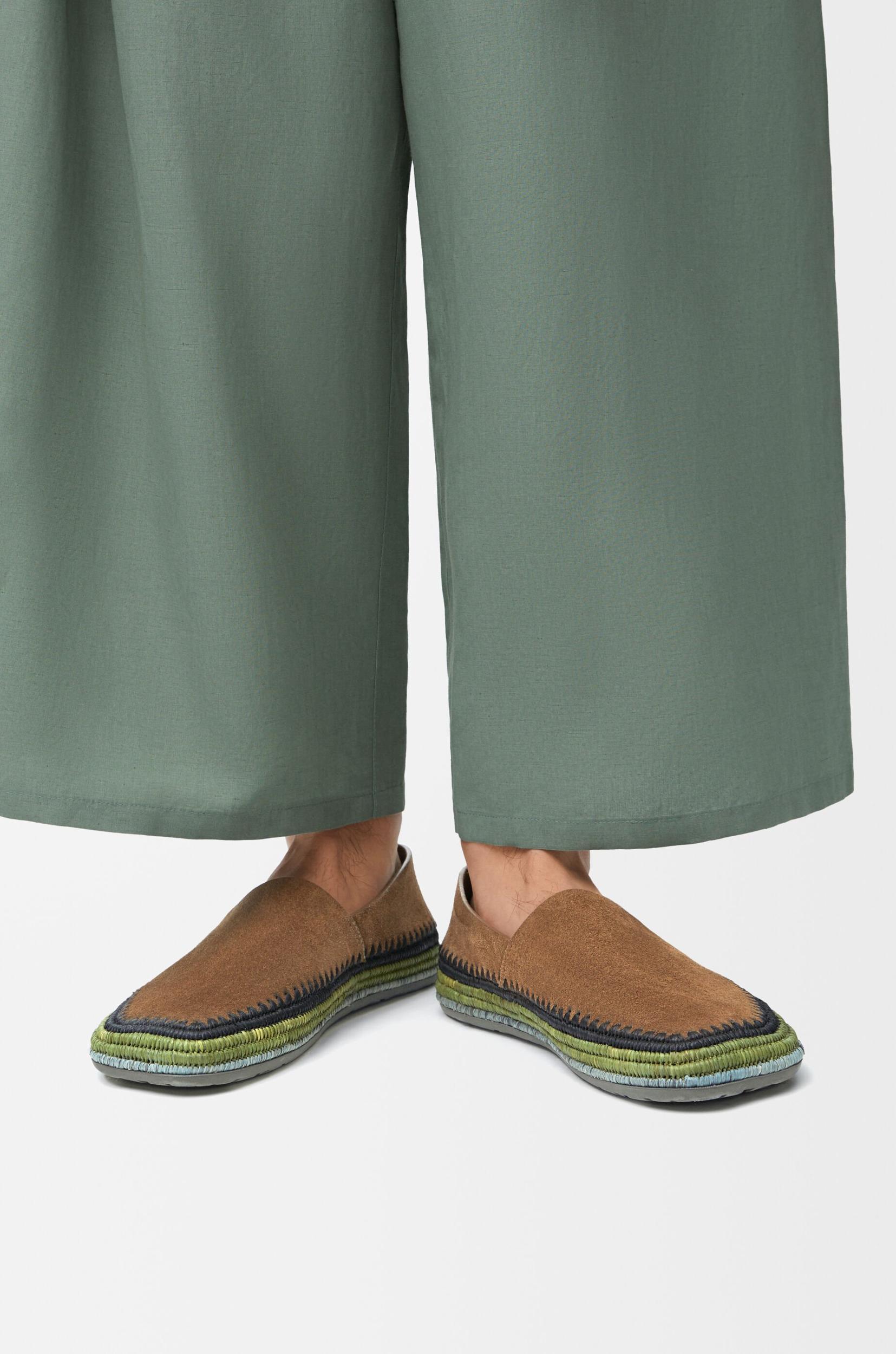 Rio slipper in suede and raffia Product Image