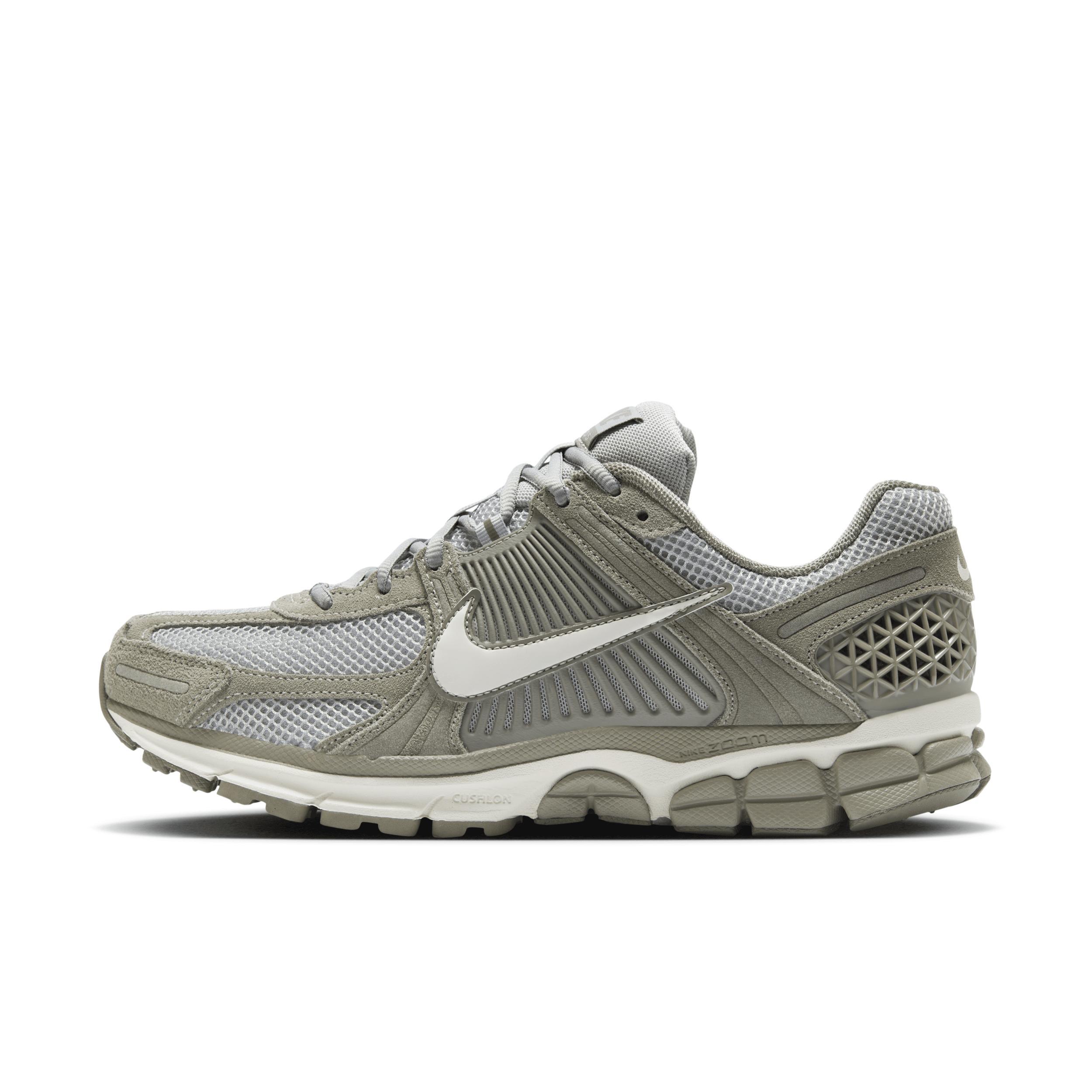 Nike Men's Zoom Vomero 5 Shoes Product Image