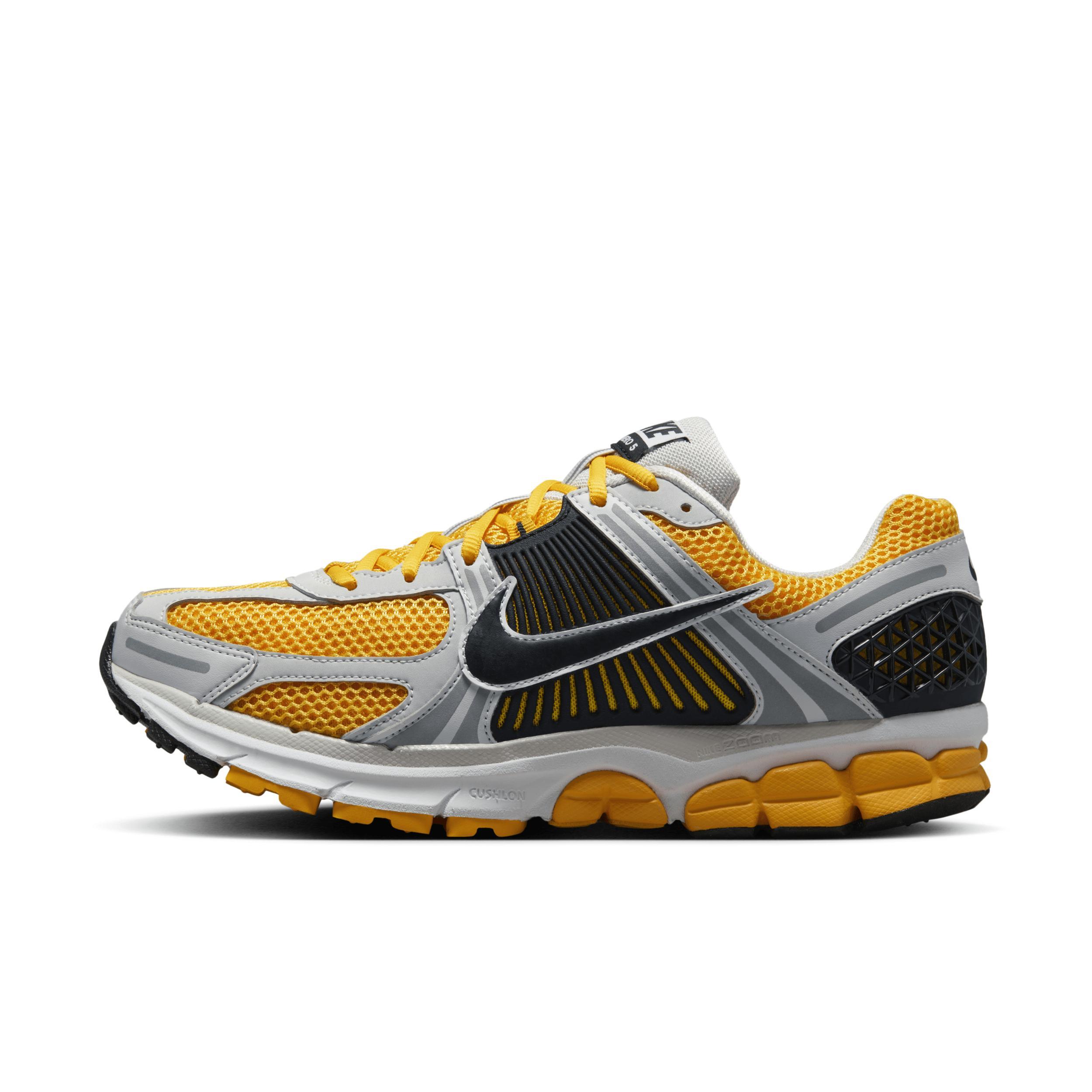 Nike Men's Zoom Vomero 5 Shoes Product Image