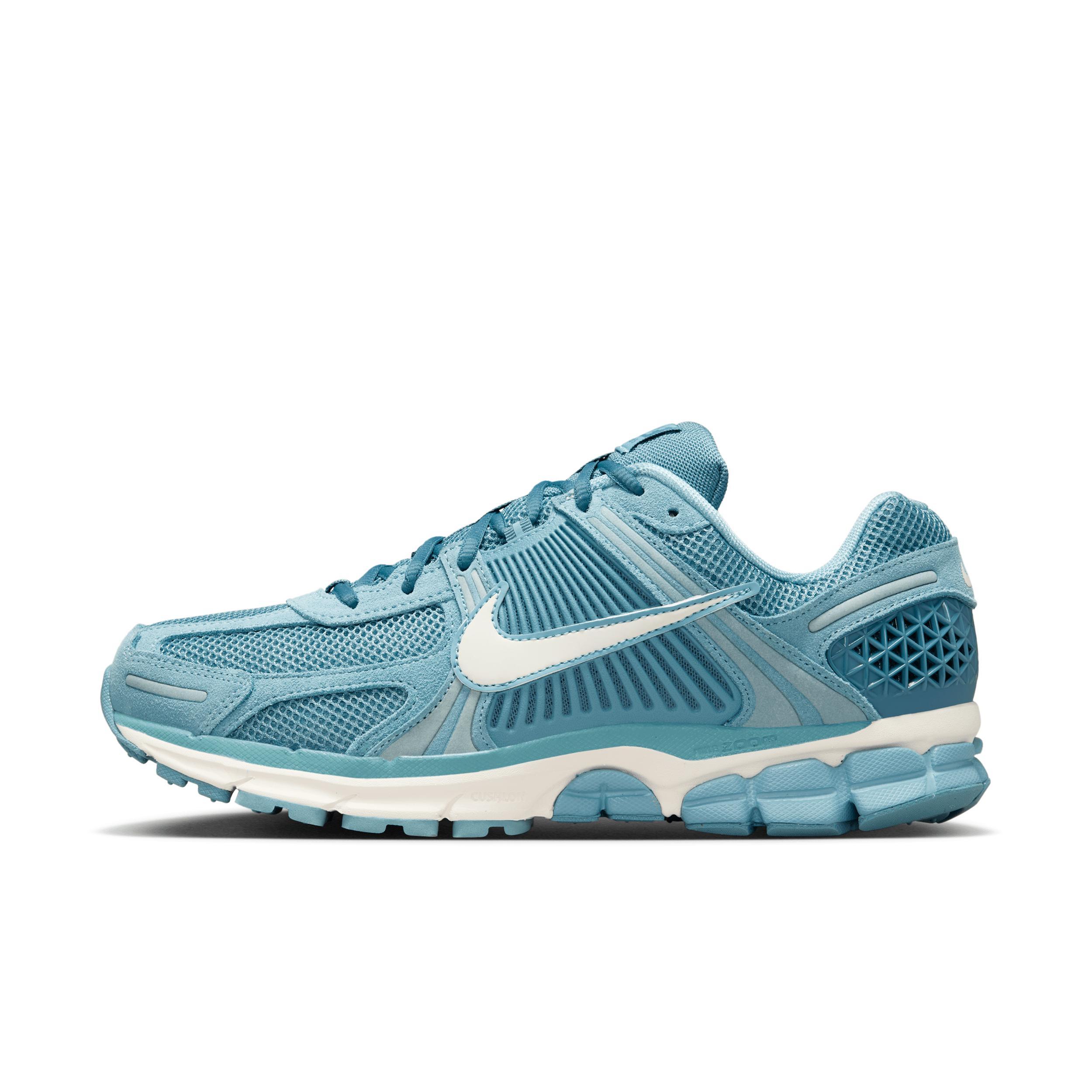 Nike Men's Zoom Vomero 5 Shoes Product Image