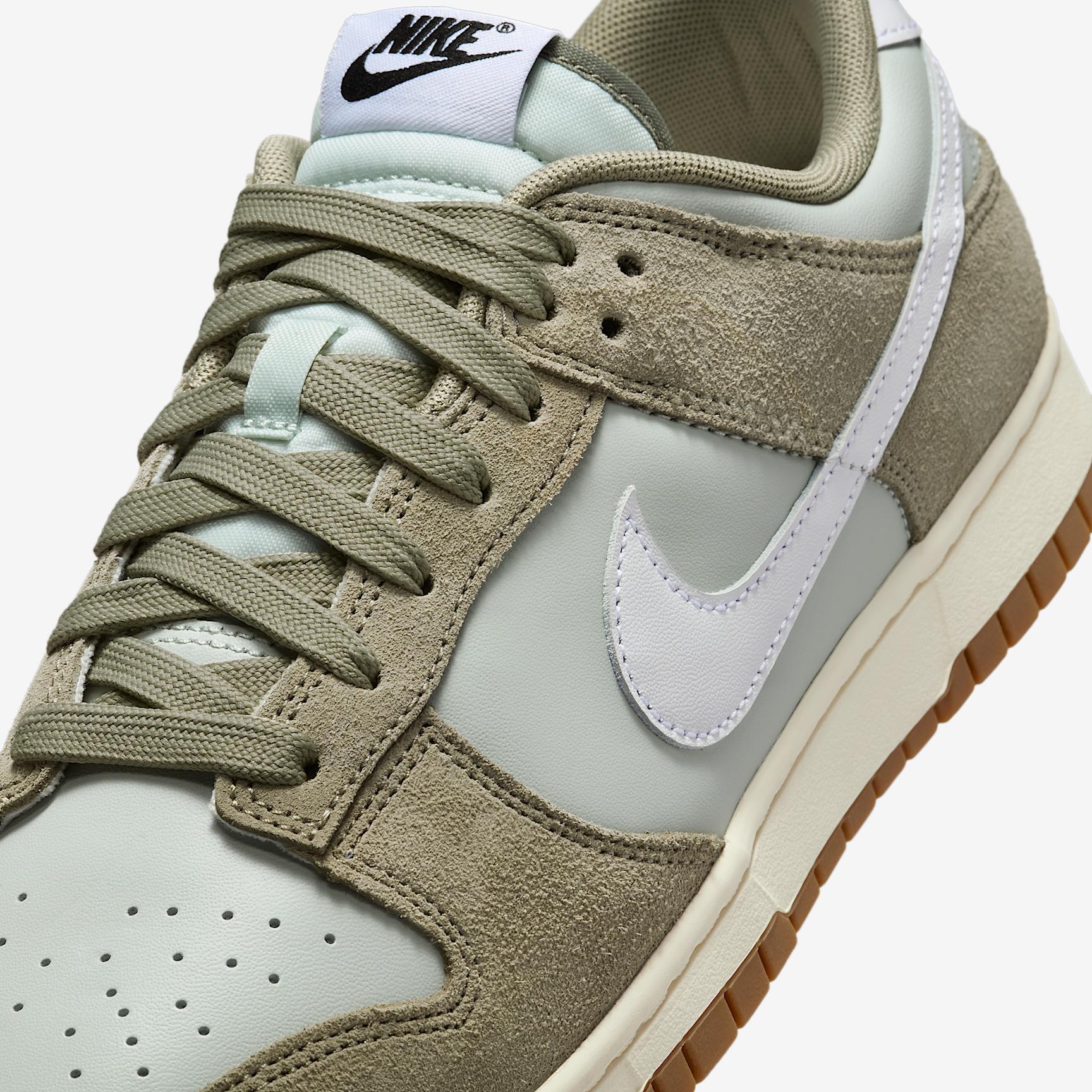 Nike Men's Dunk Low Retro SE Shoes Product Image