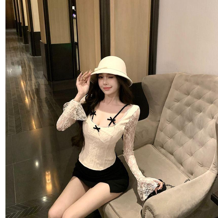 Long-Sleeve Scoop Neck Bow Accent Lace Slim Fit Crop Top Product Image