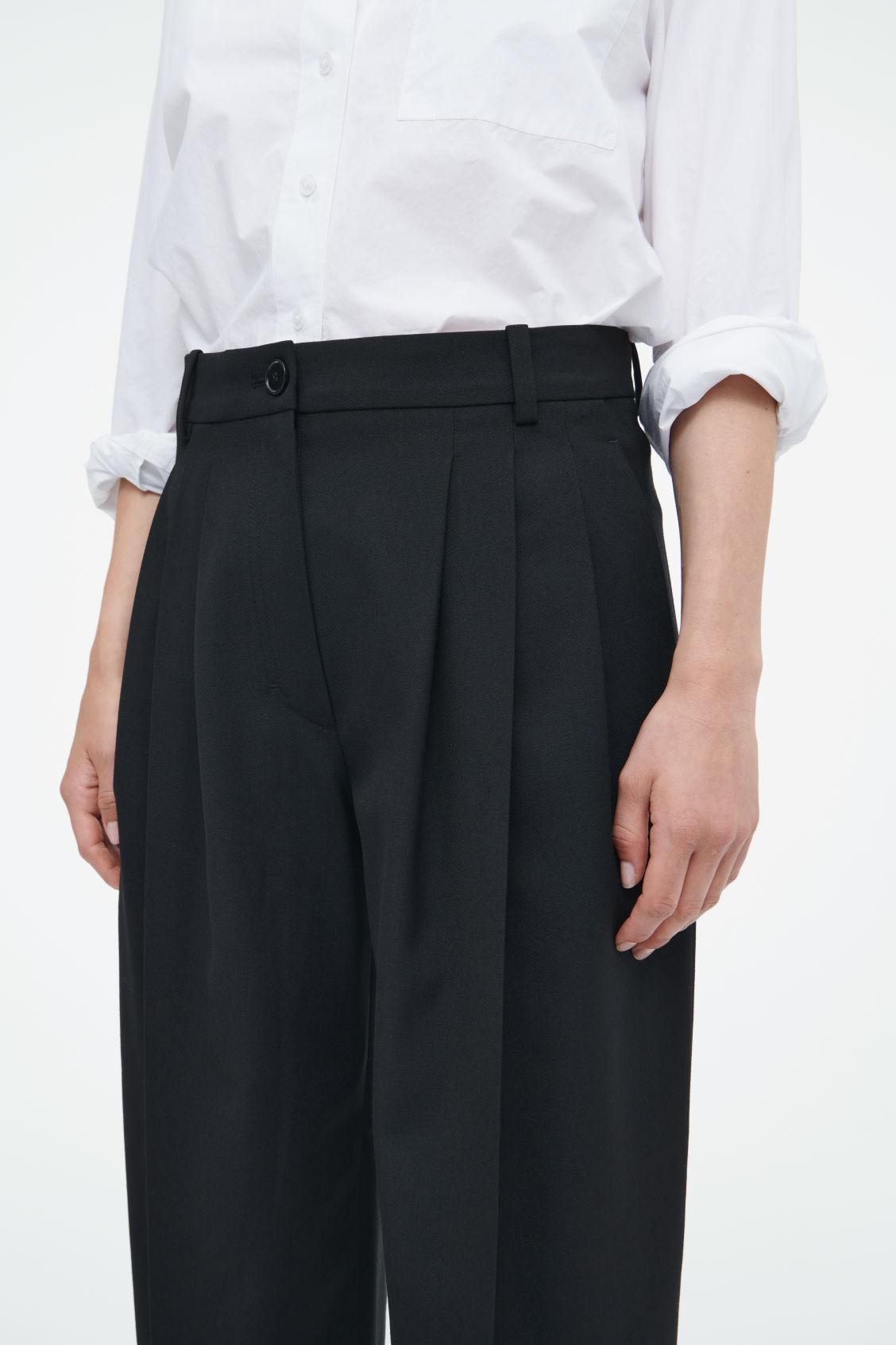 PLEATED BARREL-LEG WOOL-BLEND PANTS Product Image