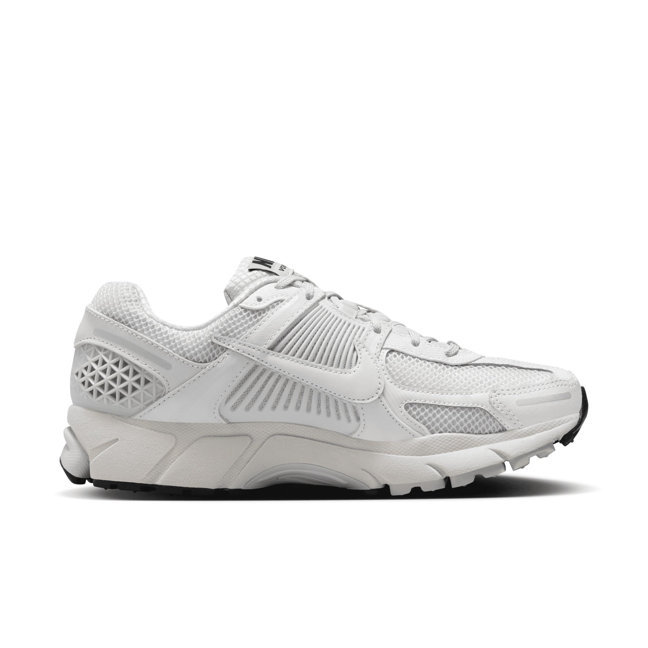 Nike Womens Zoom Vomero 5 Casual Shoes Product Image