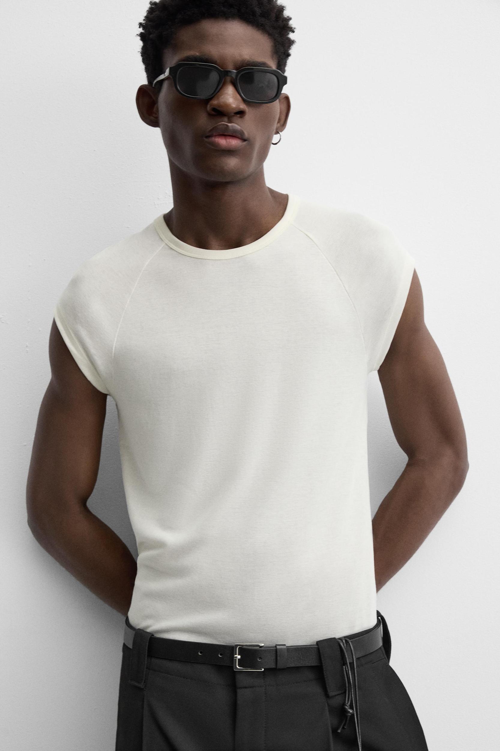 SLIM FIT TANK TOP Product Image