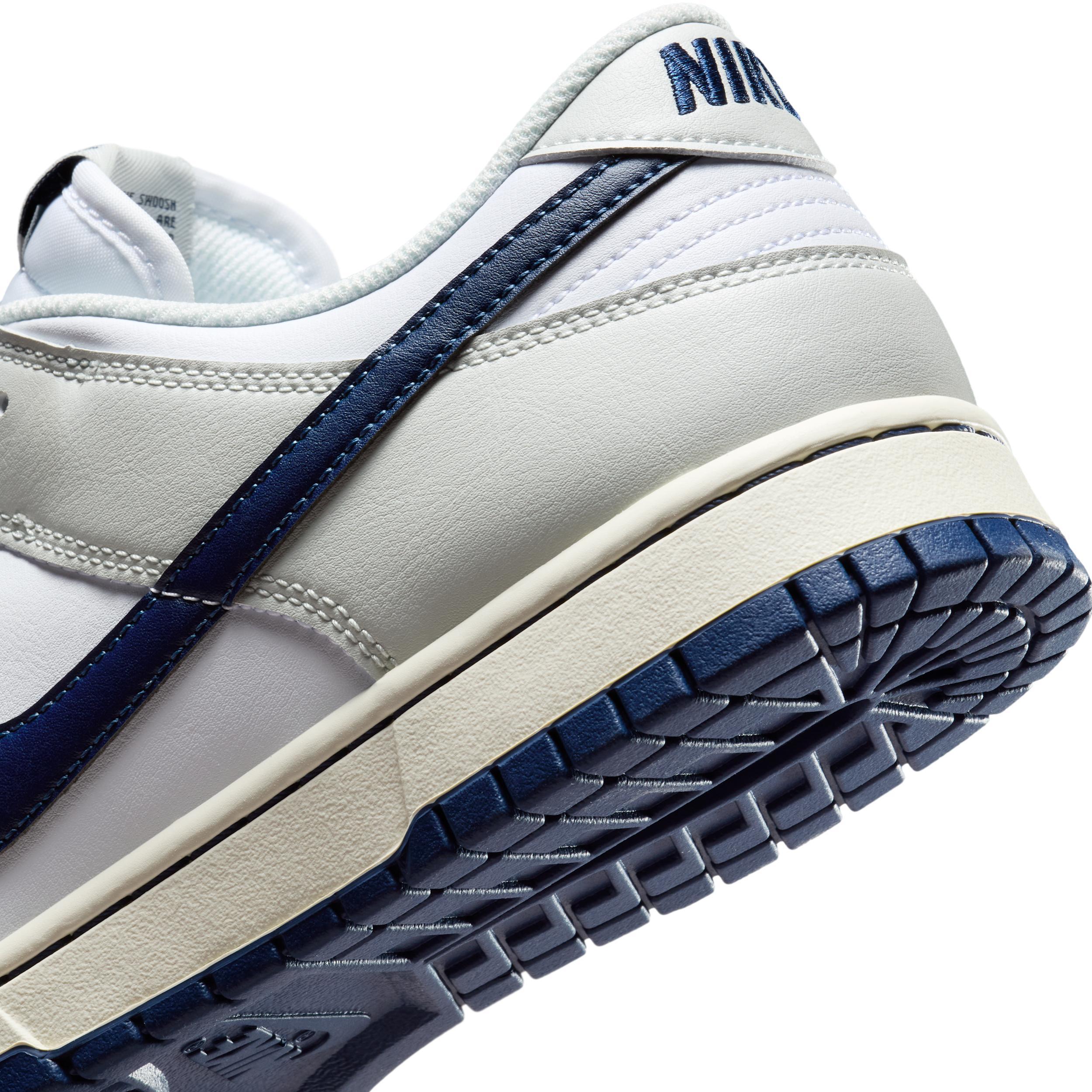 Nike Men's Dunk Low Retro Shoes Product Image